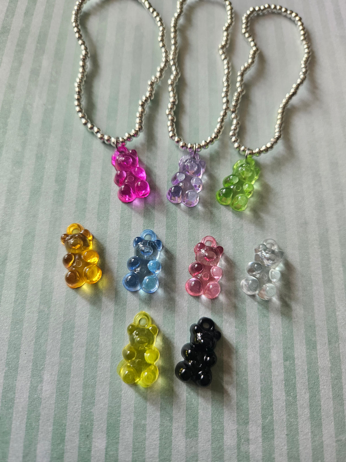 Gummy Bear Bracelet | Beaded Acrylic Bear Charm Bracelet | Colourful Stretch Bracelet | Cute Alternative Jewellery | Various Colours