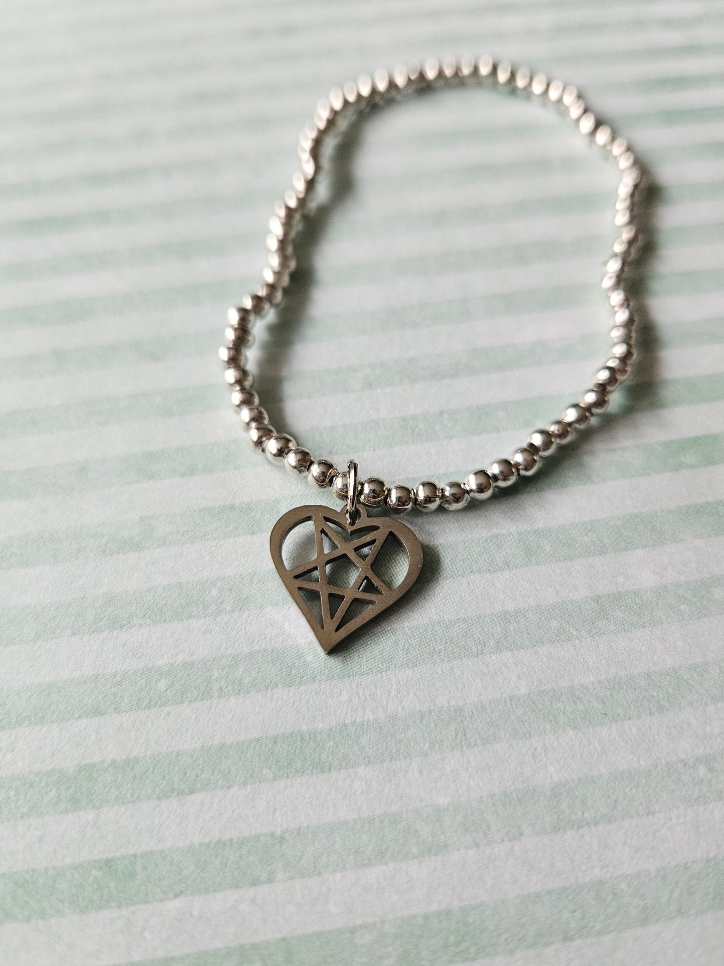 Pentagram Heart Charm Bracelet | Beaded Elastic Jewellery | Gothic & Witchy Statement Accessory