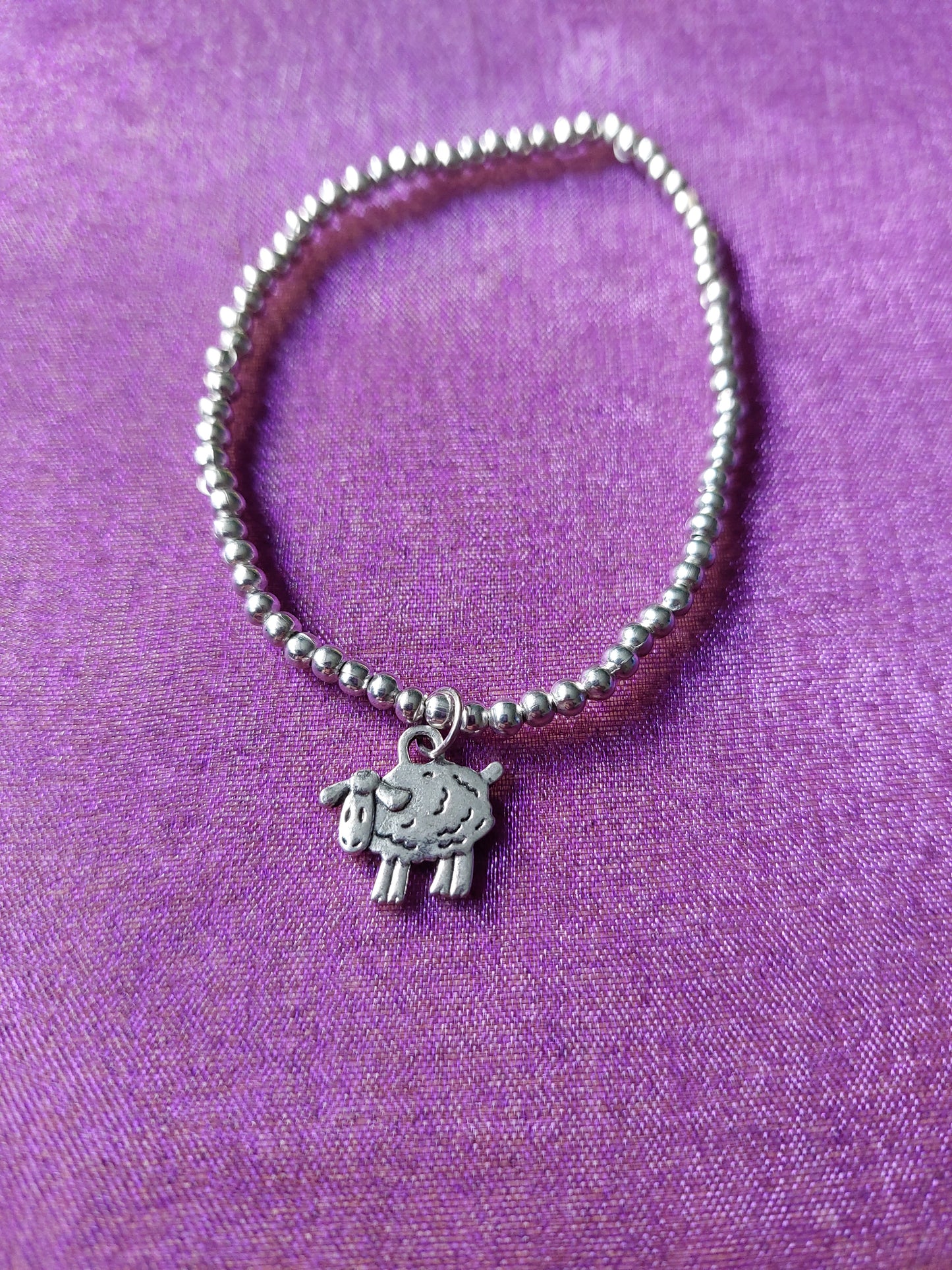 Sheep Charm Bracelet | Beaded Elastic Jewellery | Cute Animal & Novelty Statement Accessory