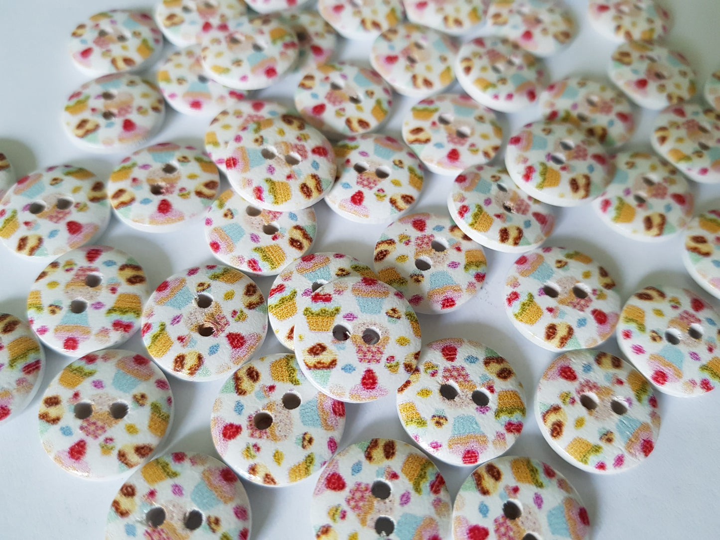 15mm wooden buttons - cupcakes