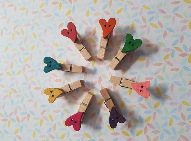 Heart Mini Peg Clips – 3pcs Wooden Memo Holders, Cute Photo & Note Clips, Stationery Decoration Set