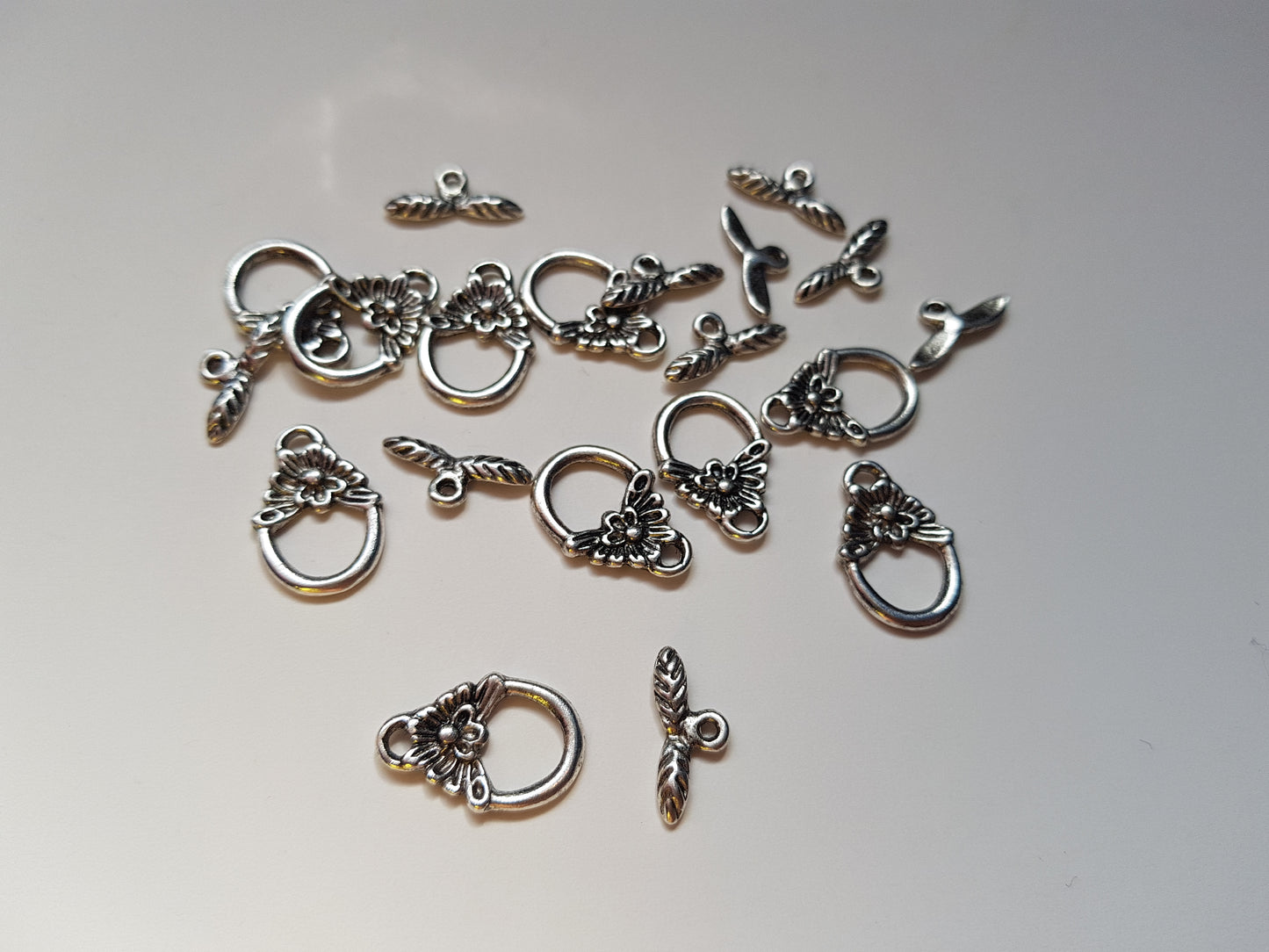 10 x Silver Plated Flower Toggle Clasp Sets | Alloy Jewellery Findings for Bracelets, Necklaces & DIY Jewellery Making