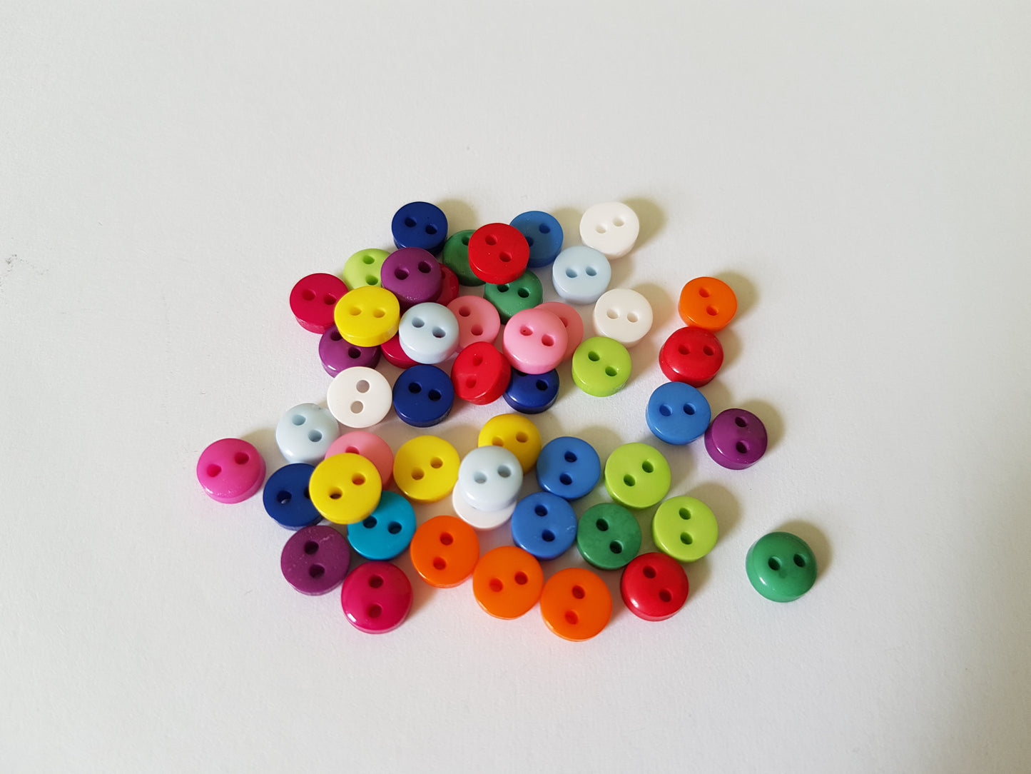 6mm resin round buttons - mixed colour