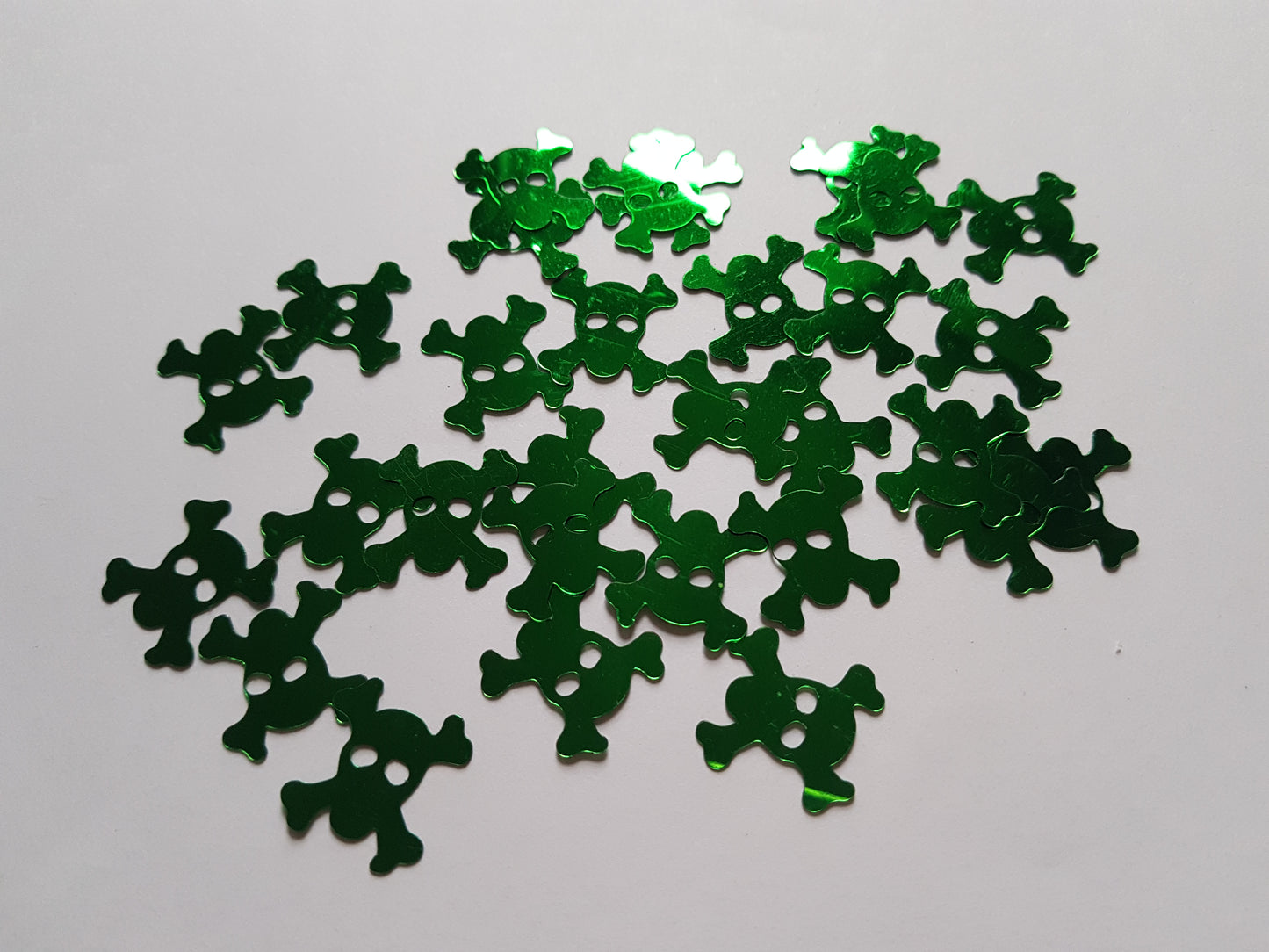 18mm skull sequins - green