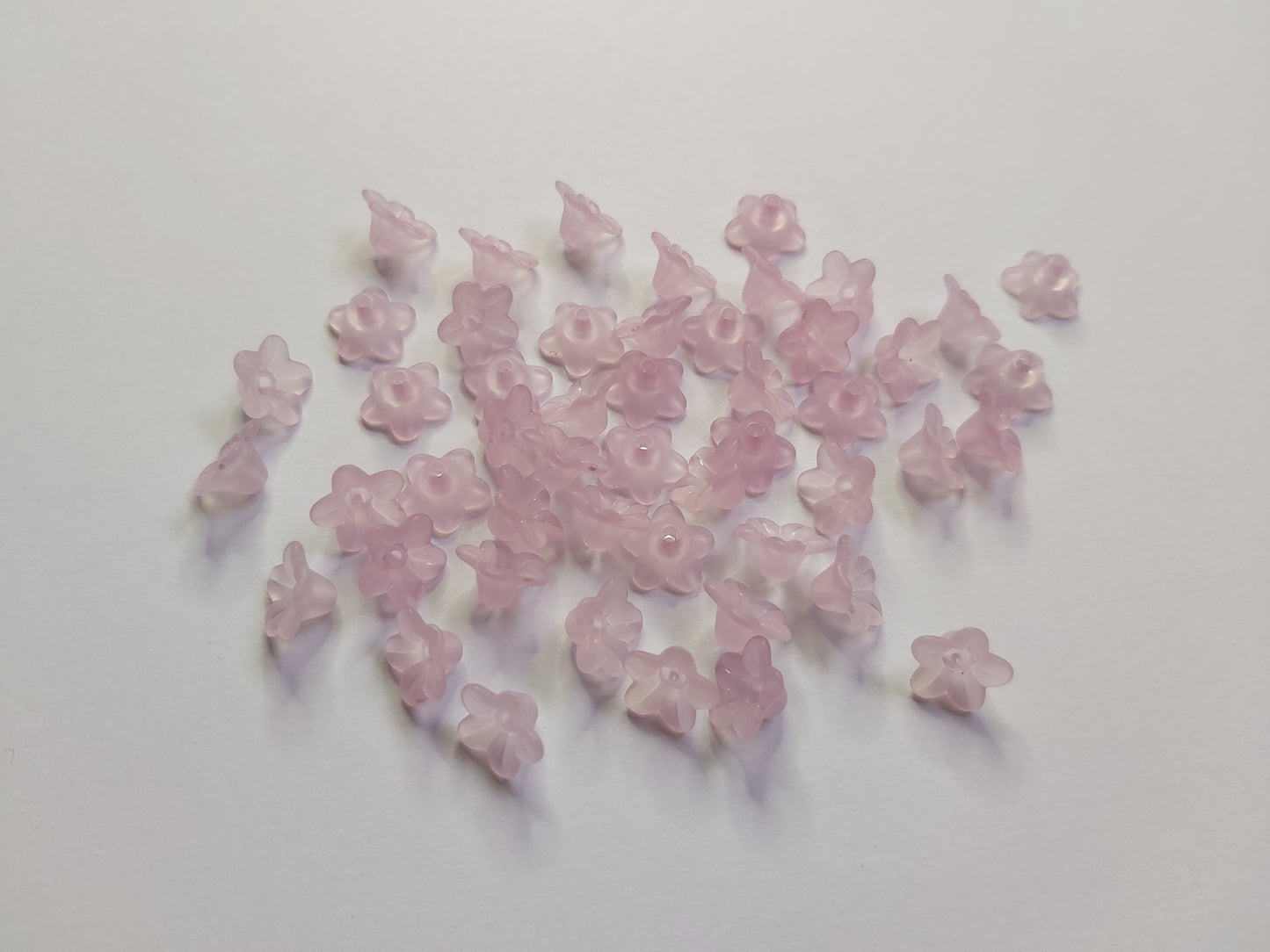 50 x 10mm Frosted Acrylic Flower Beads | DIY Jewellery, Bracelets, Necklaces & Craft Decorations