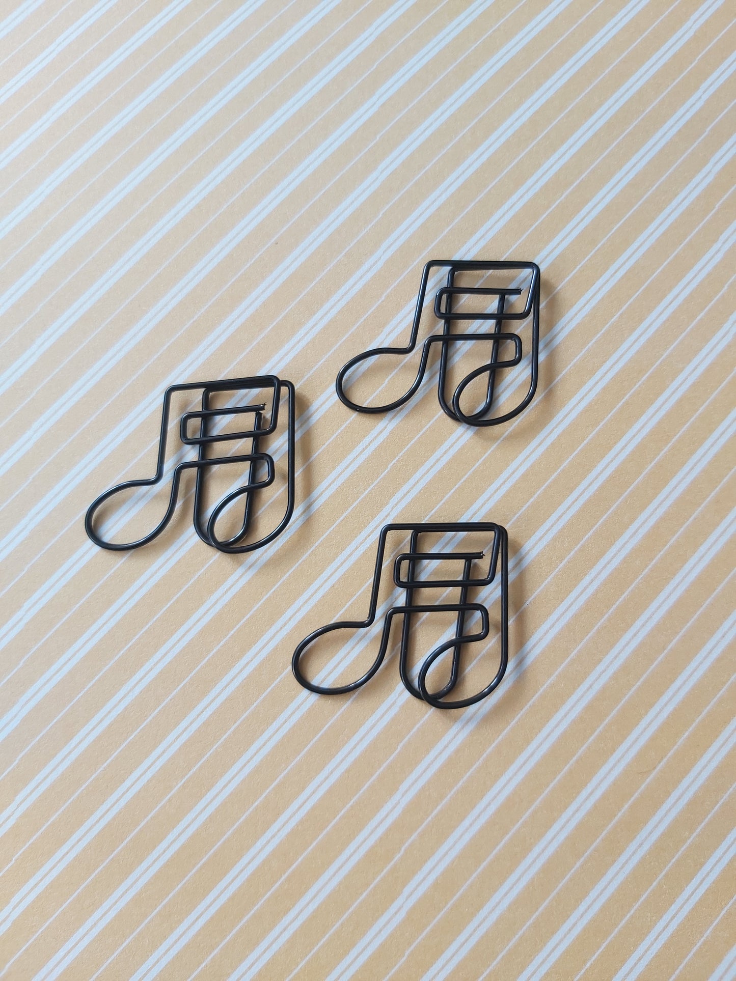 black musical notes paper clips (set of 3)