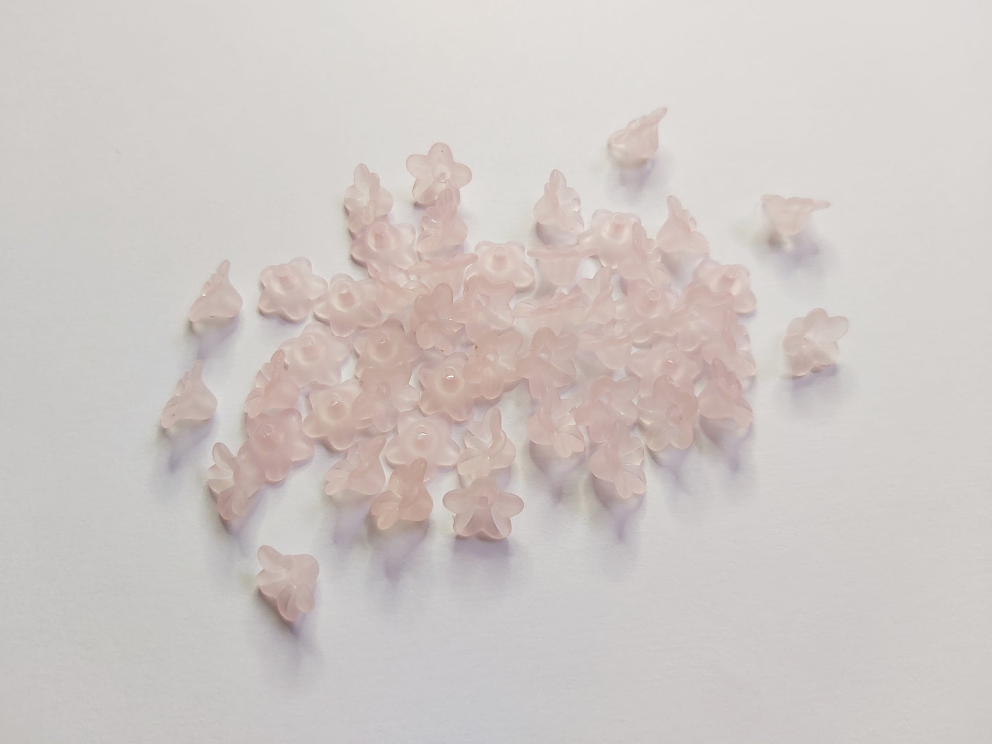 50 x 10mm Frosted Acrylic Flower Beads | DIY Jewellery, Bracelets, Necklaces & Craft Decorations