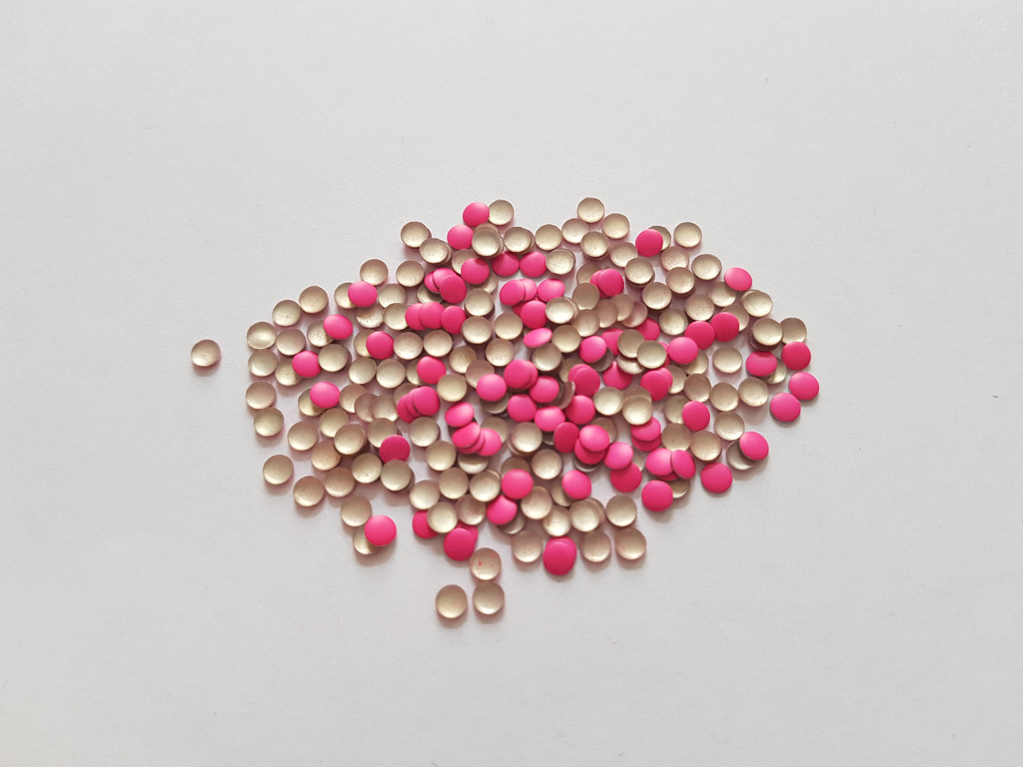 300 x 3mm Round Aluminium Craft Stud Embellishments | DIY Nail Art, Scrapbooking, Jewellery Making & Craft Decorations
