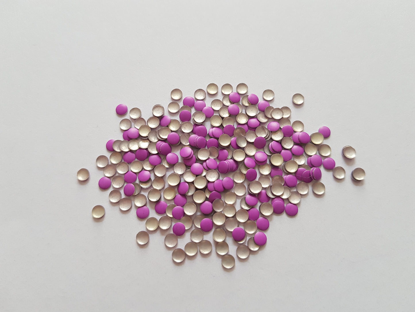 300 x 3mm Round Aluminium Craft Stud Embellishments | DIY Nail Art, Scrapbooking, Jewellery Making & Craft Decorations