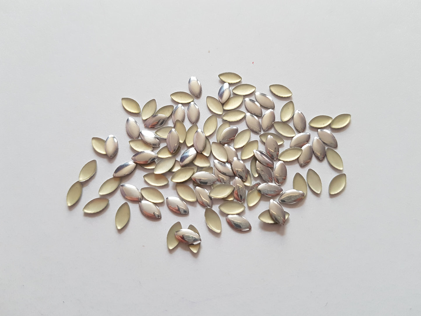 100 x 6mm × 3mm Oval Aluminium Craft Stud Embellishments | DIY Nail Art, Scrapbooking, Jewellery & Craft Decorations