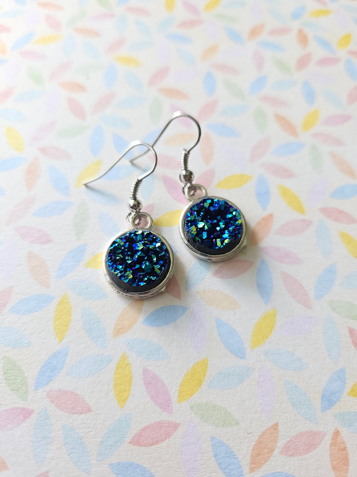 round druzy earrings - black/blue