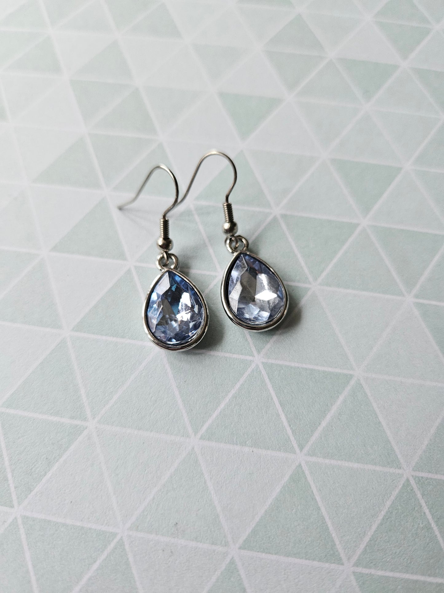 glass drop earrings - blue 