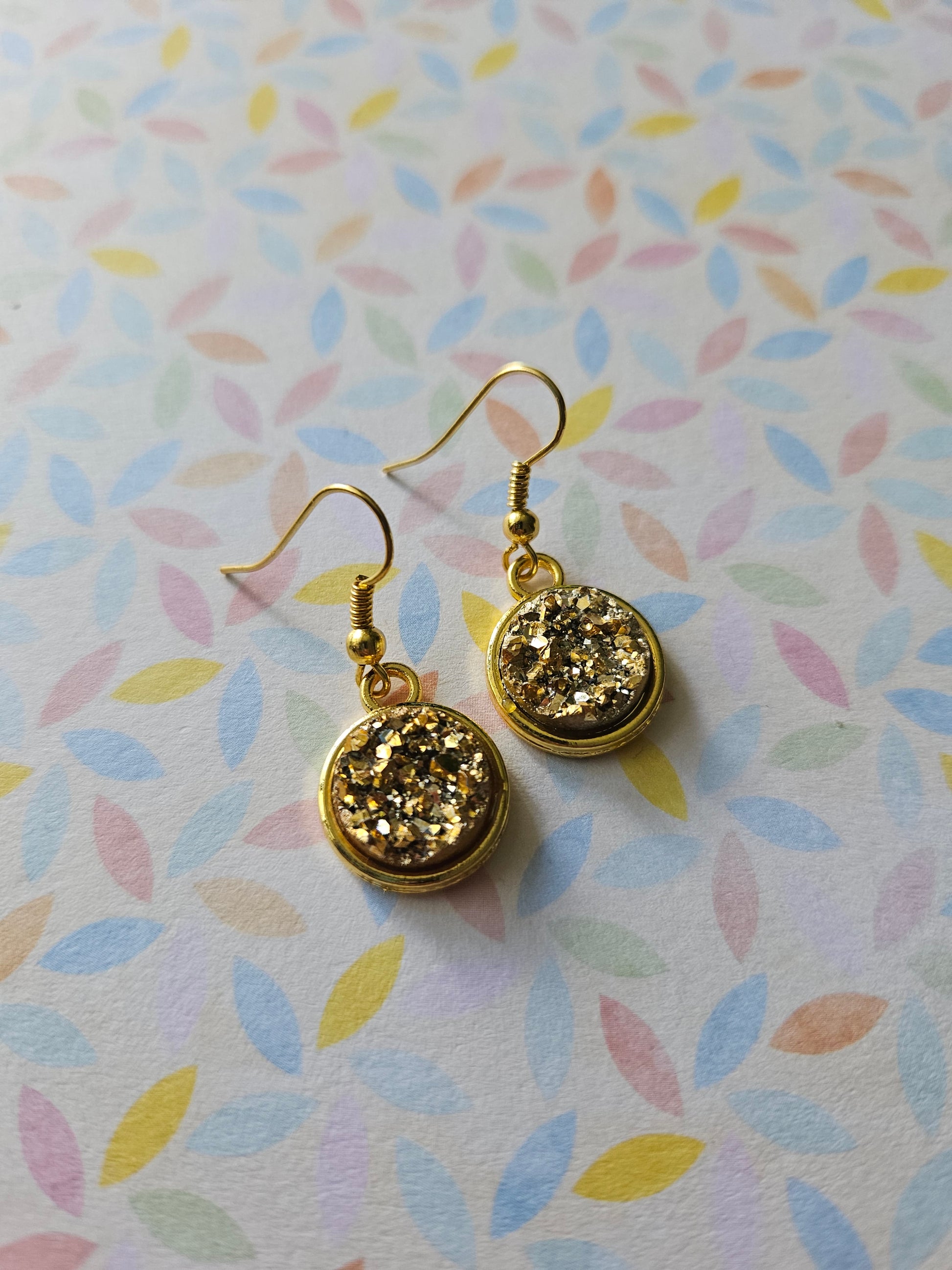 round druzy earrings - gold 
