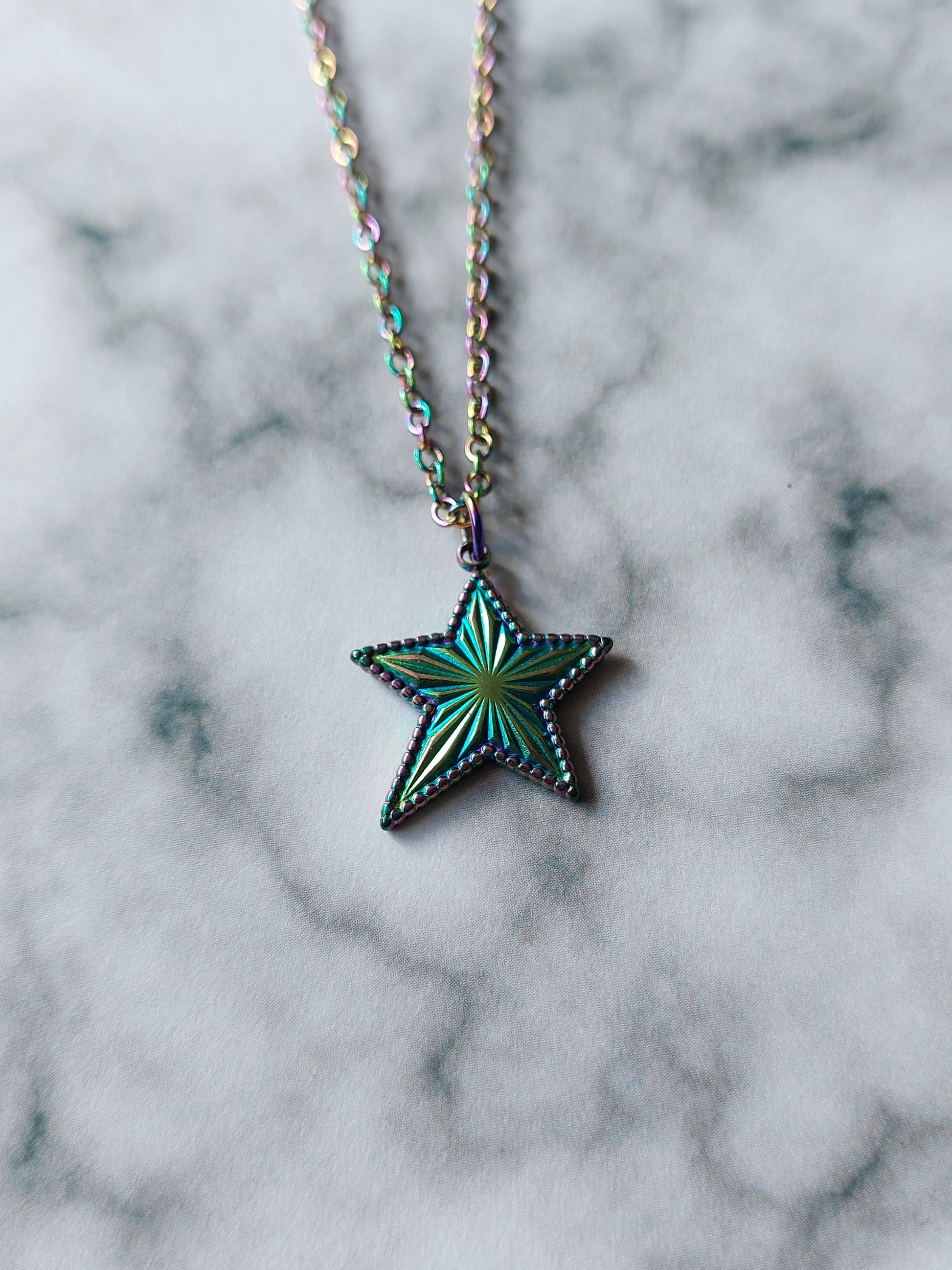 textured star necklace - rainbow 