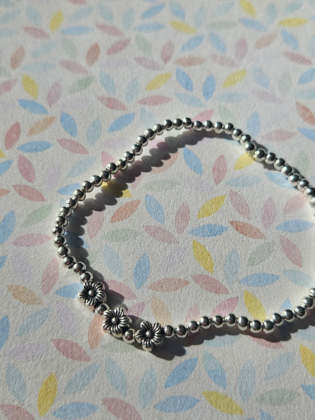 Mini Flower Bracelet | Beaded Floral Stretch Bracelet | Tiny Flower Charm Jewellery | Bronze or Silver Plated | Alternative Gift