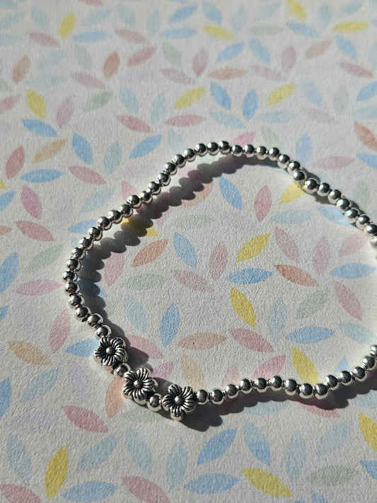 Mini Flower Bracelet | Beaded Floral Stretch Bracelet | Tiny Flower Charm Jewellery | Bronze or Silver Plated | Alternative Gift