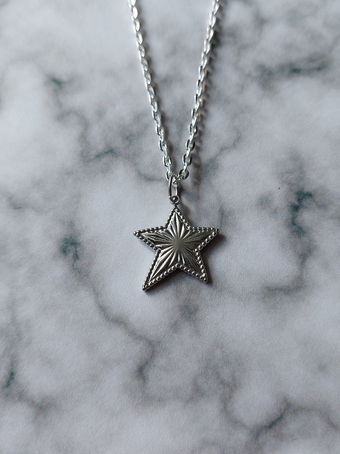 textured star necklace - silver 