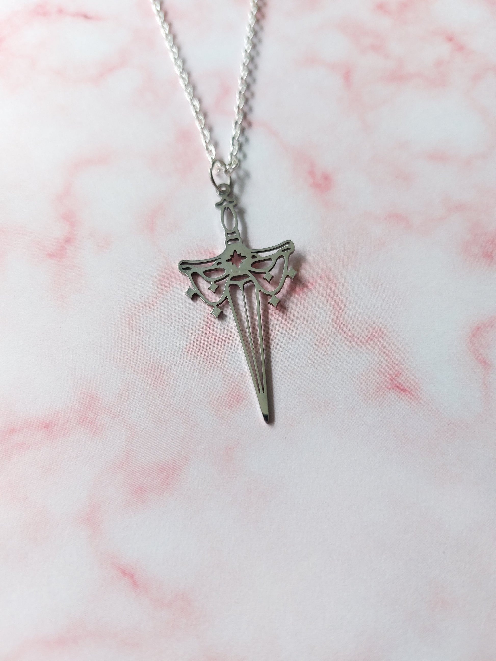 magic dagger necklace - silver 