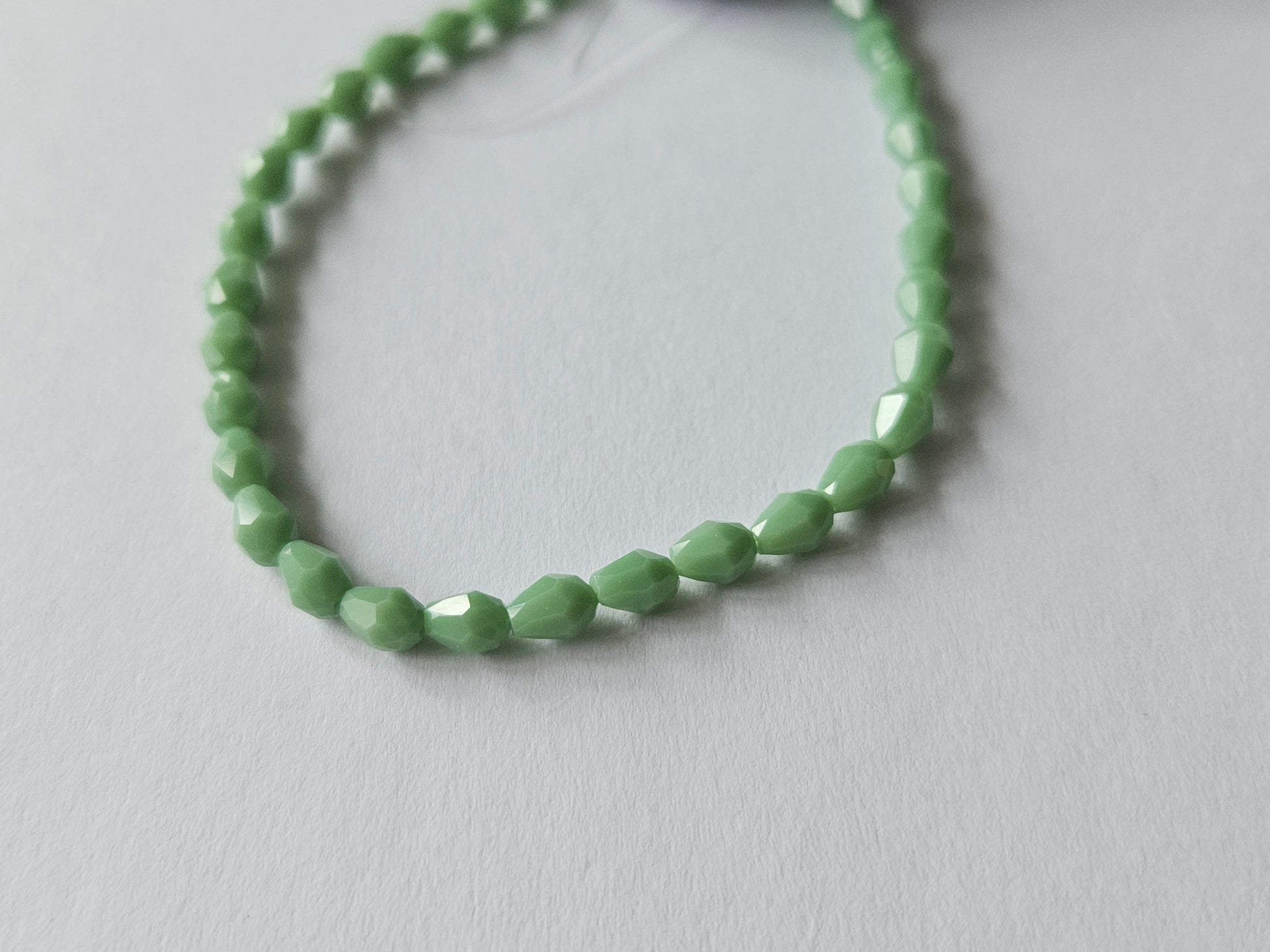 faceted glass beads - 5mm x 3mm - teardrop - spearmint 