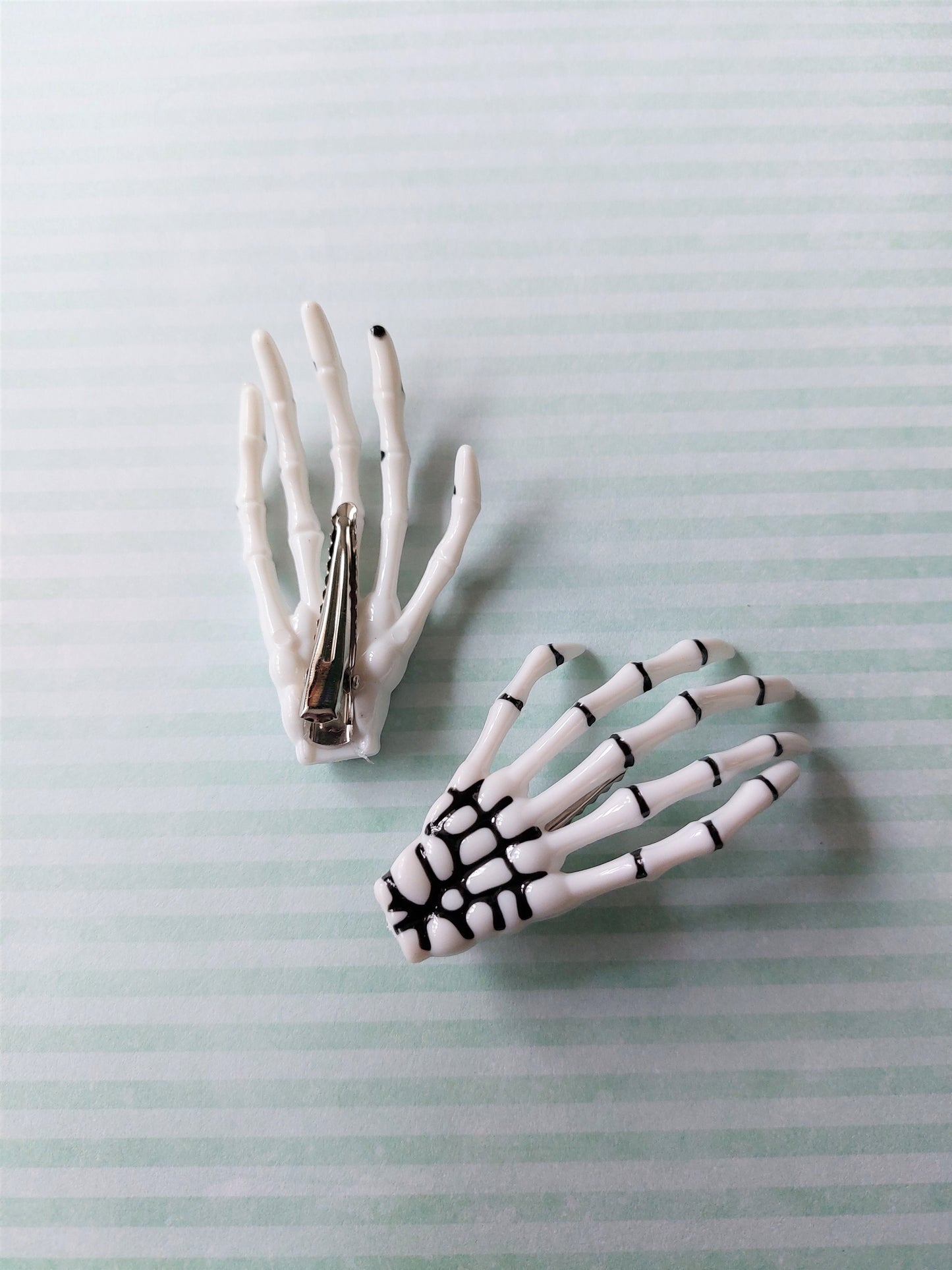 Skeleton Hand Hair Clips - White (Set Of 2)