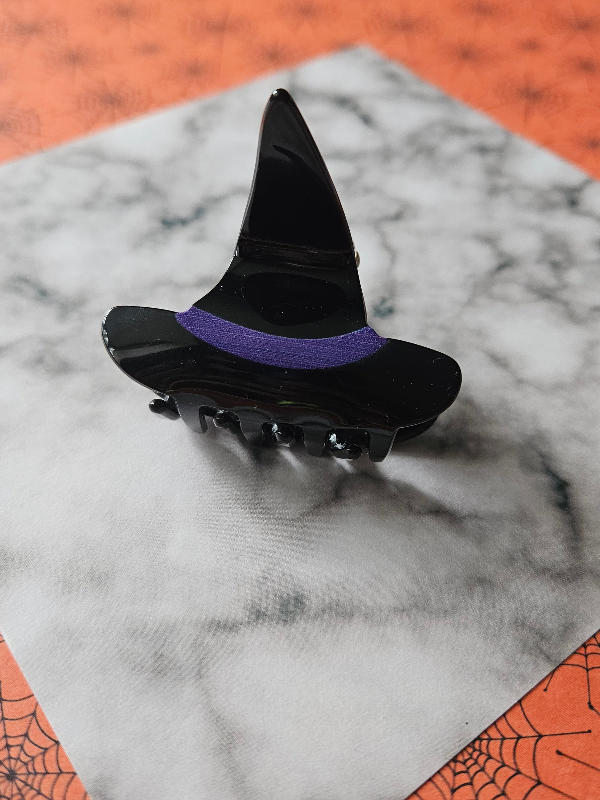 witch hat claw clip