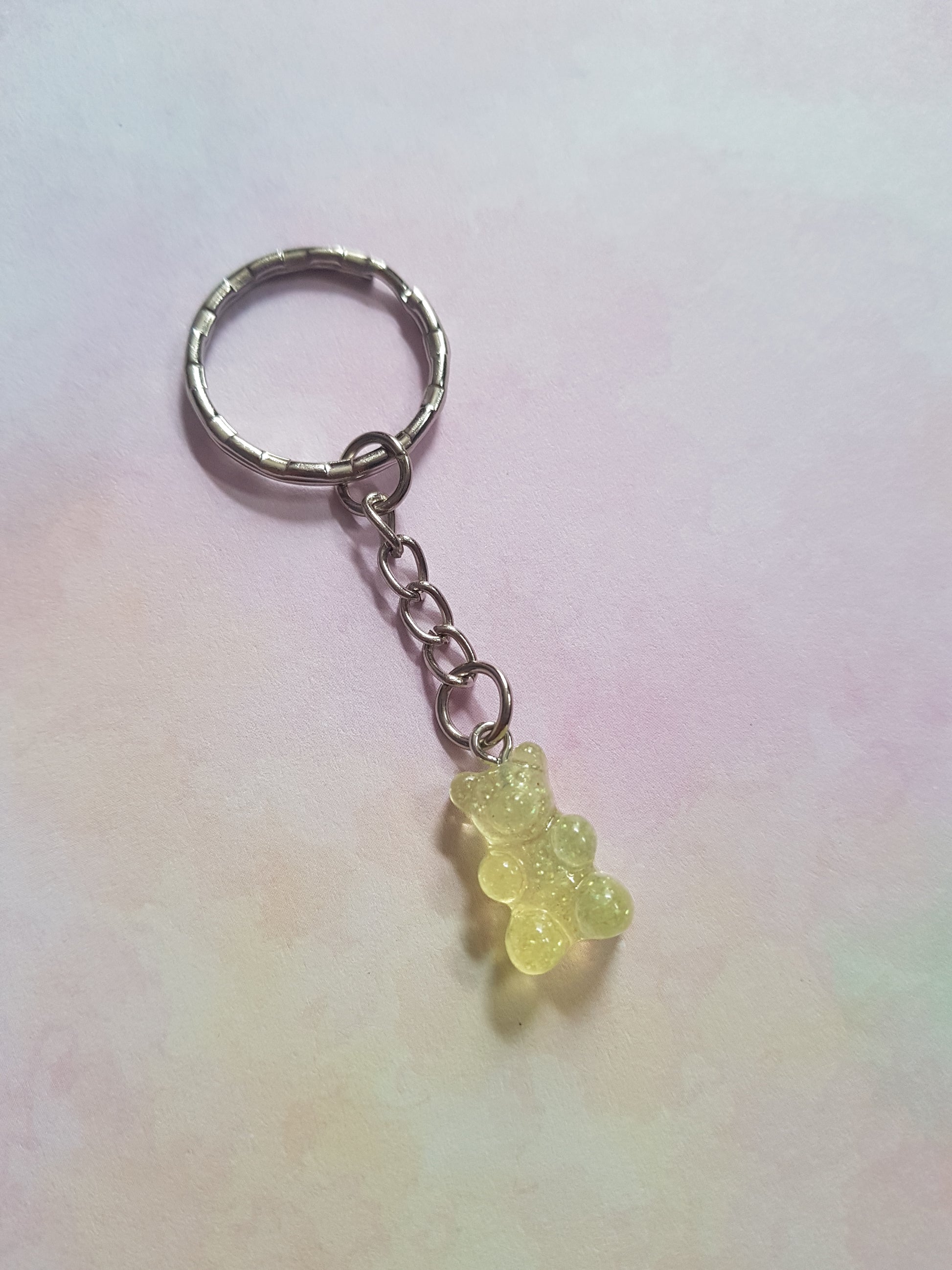 glitter gummy bear keyring - yellow 