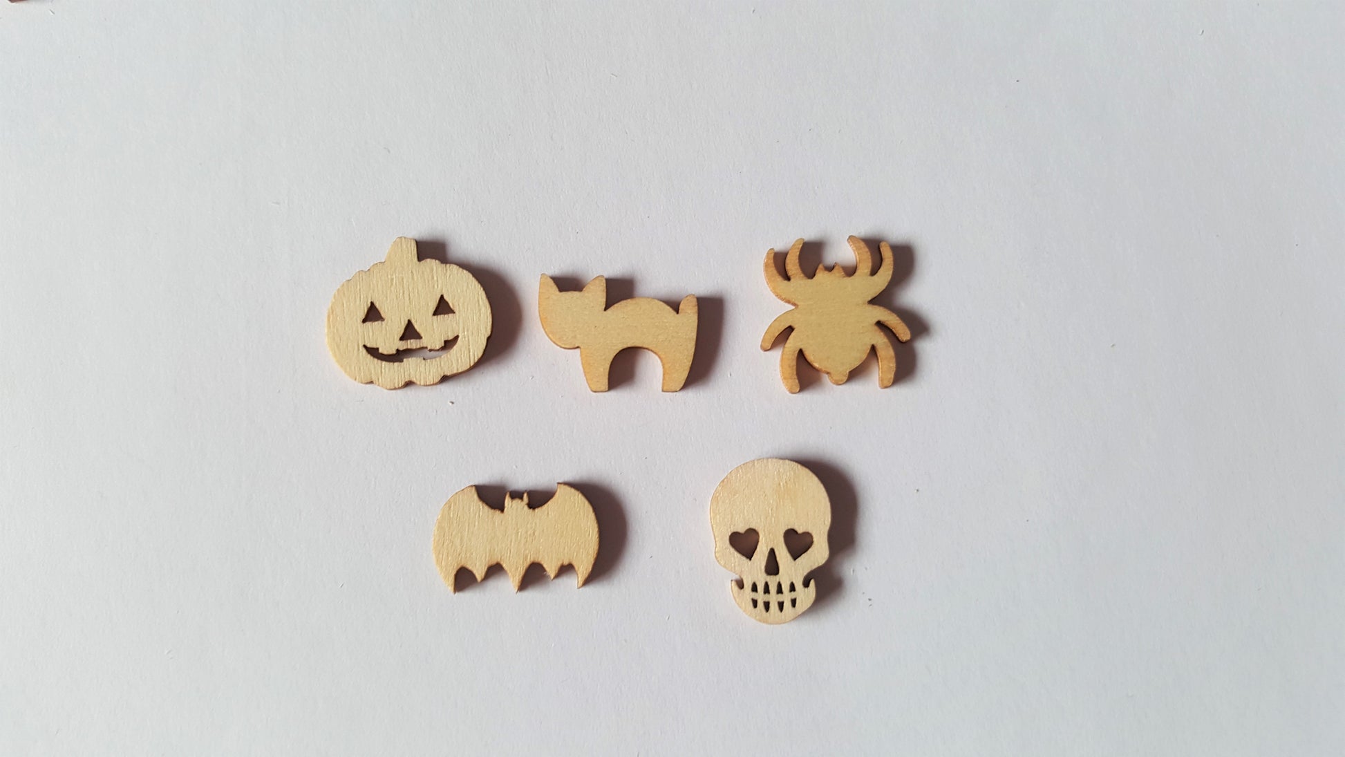 20mm wooden halloween shapes