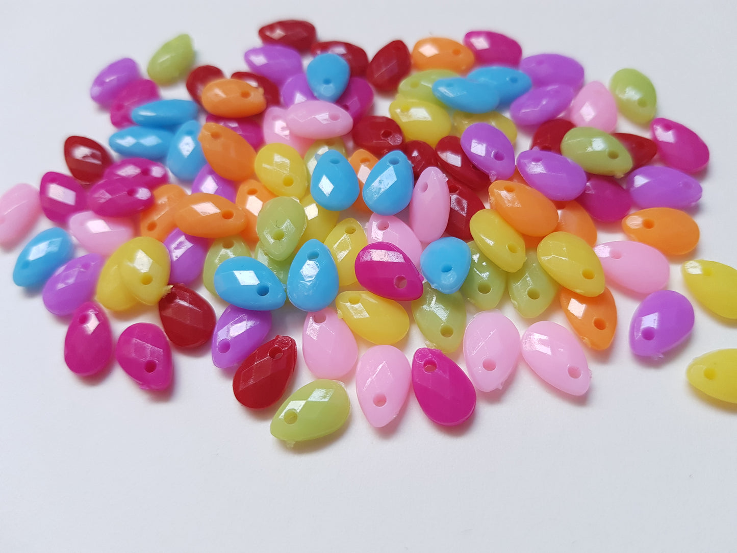 9mm acrylic faceted oval drop beads