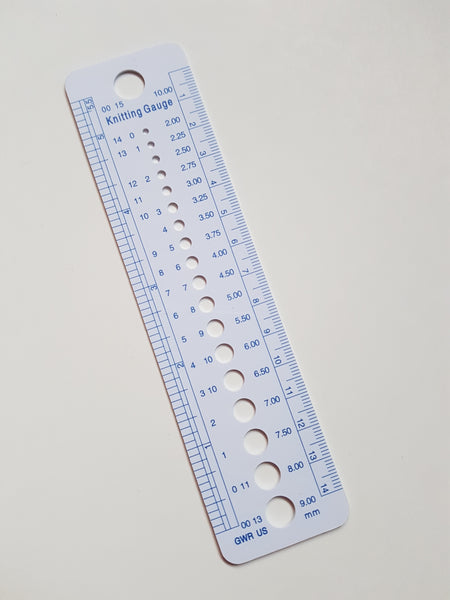 1 x Plastic Knitting Needle Size Gauge Ruler - Inches/CM