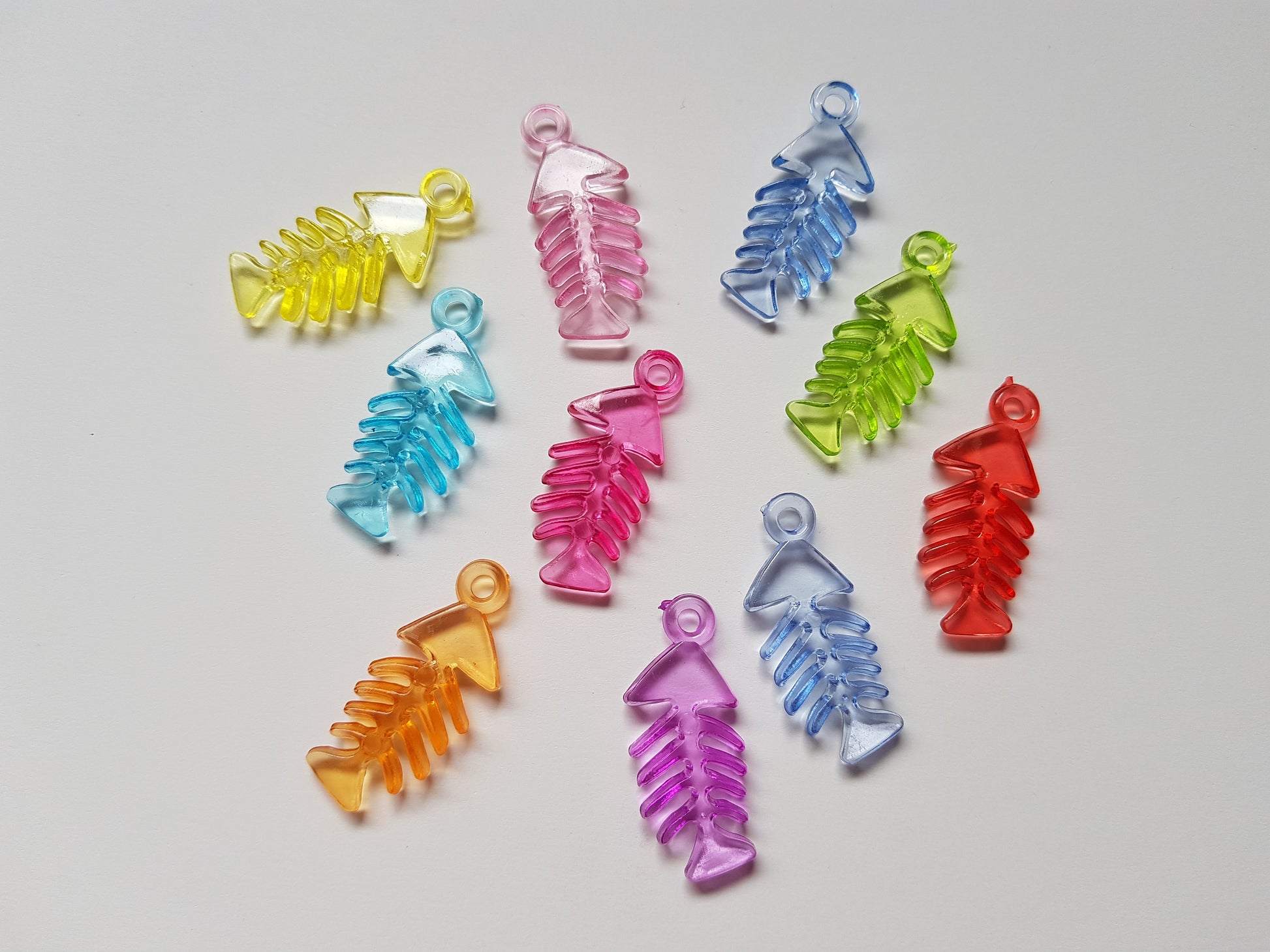 33mm acrylic fish skeleton pendants - mixed colour