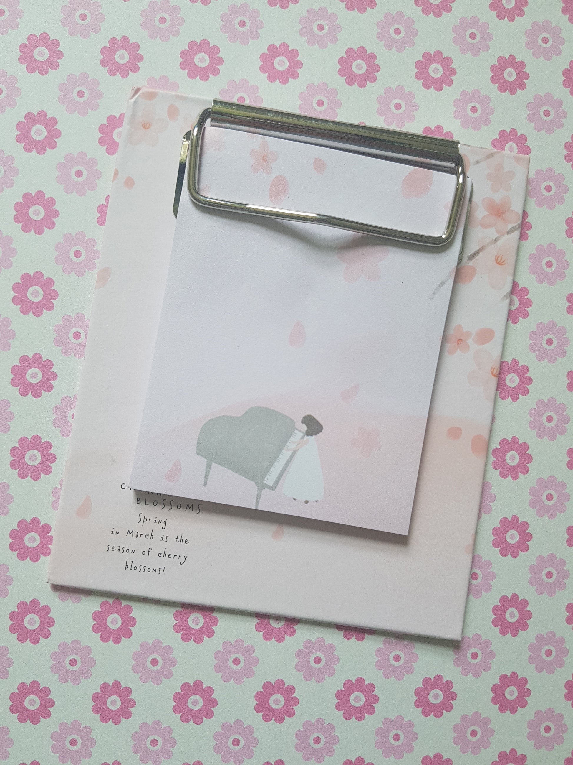 mini clipboard memo pad - piano playing girl 