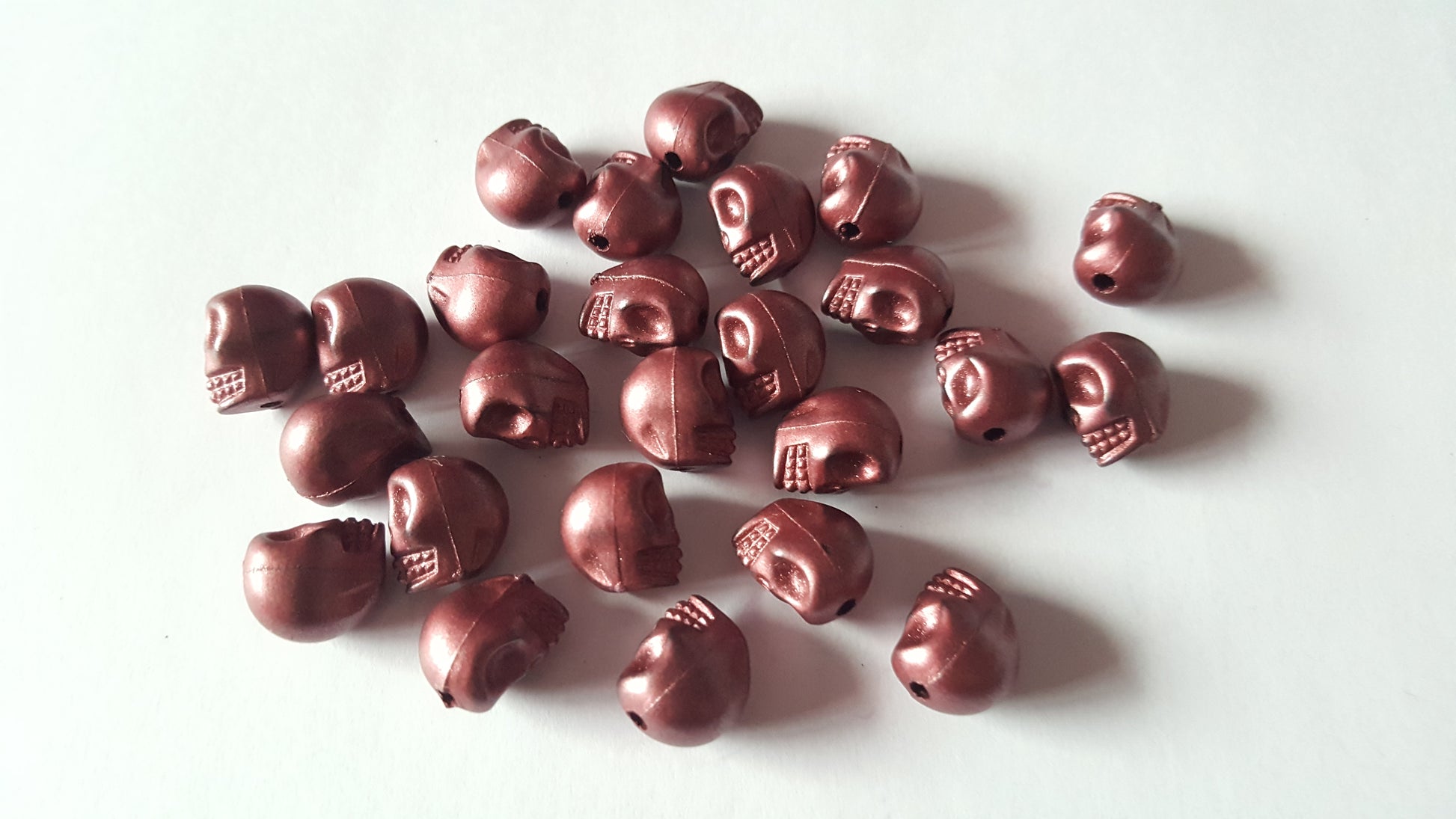 13mm metallic acrylic skull beads - red