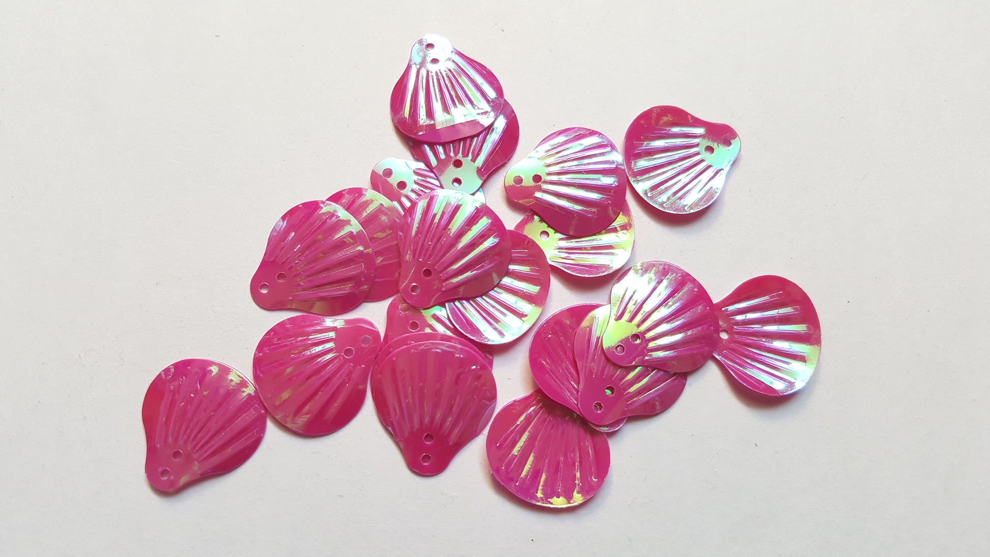 19mm AB seashell sequins - pink