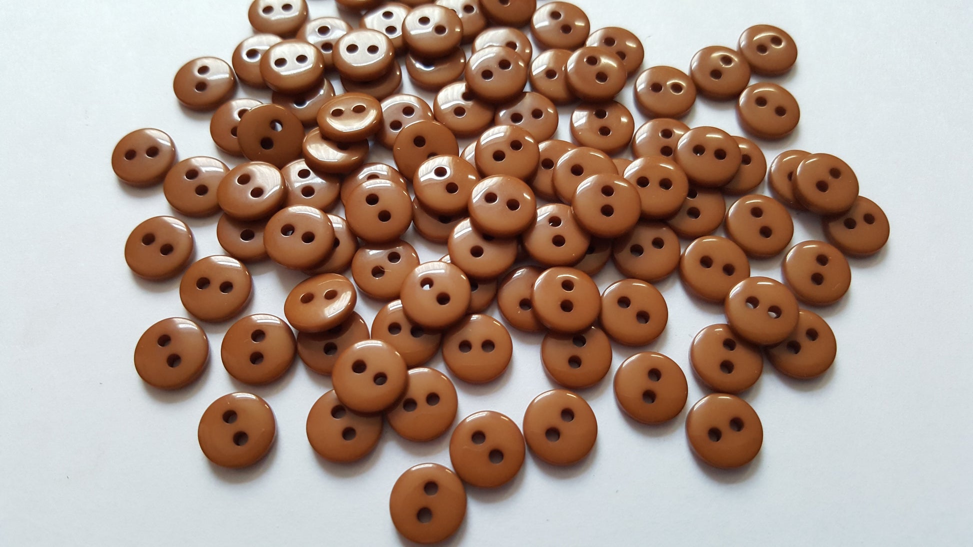 9mm resin round buttons - coffee