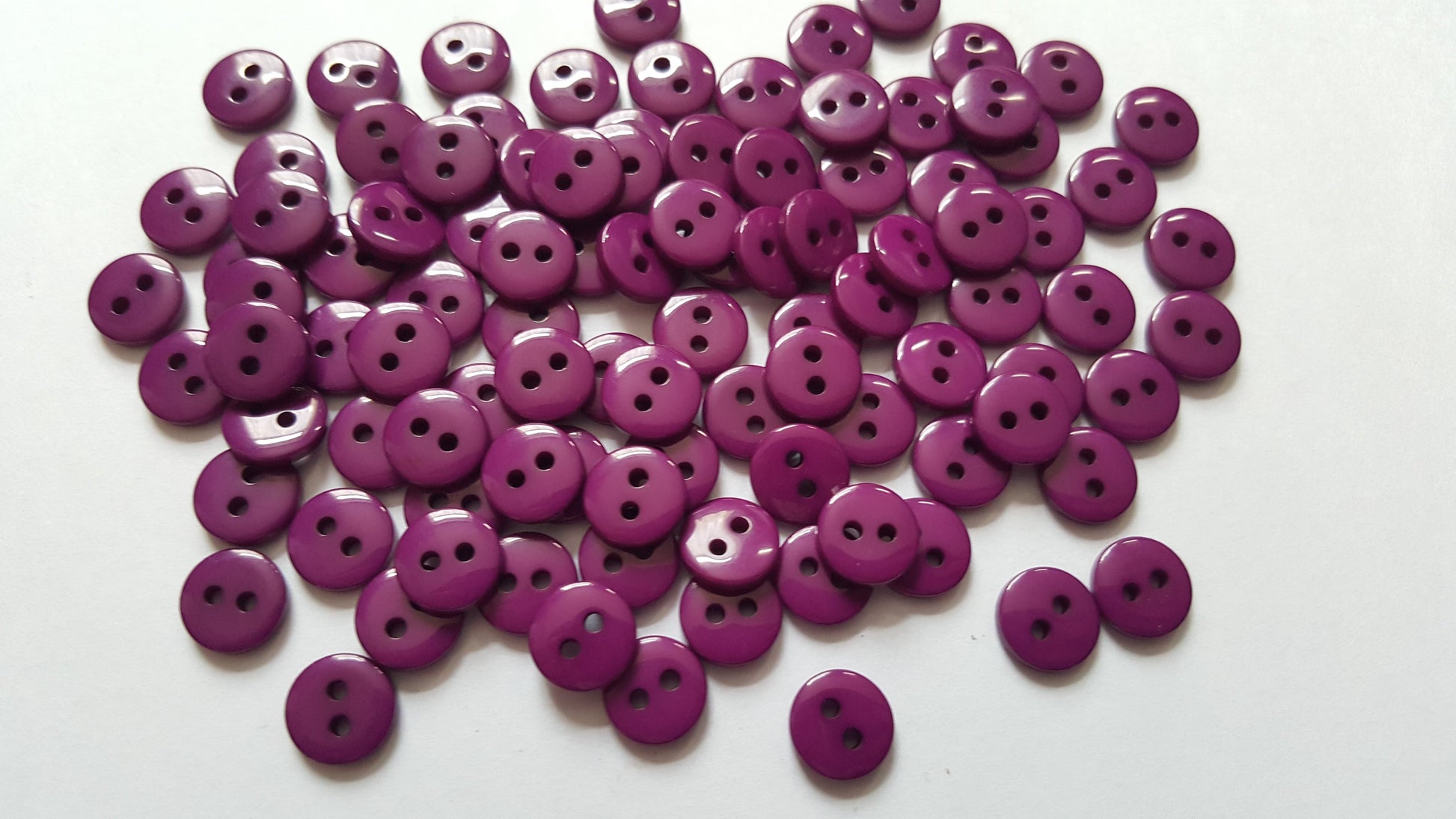 9mm resin round buttons - plum