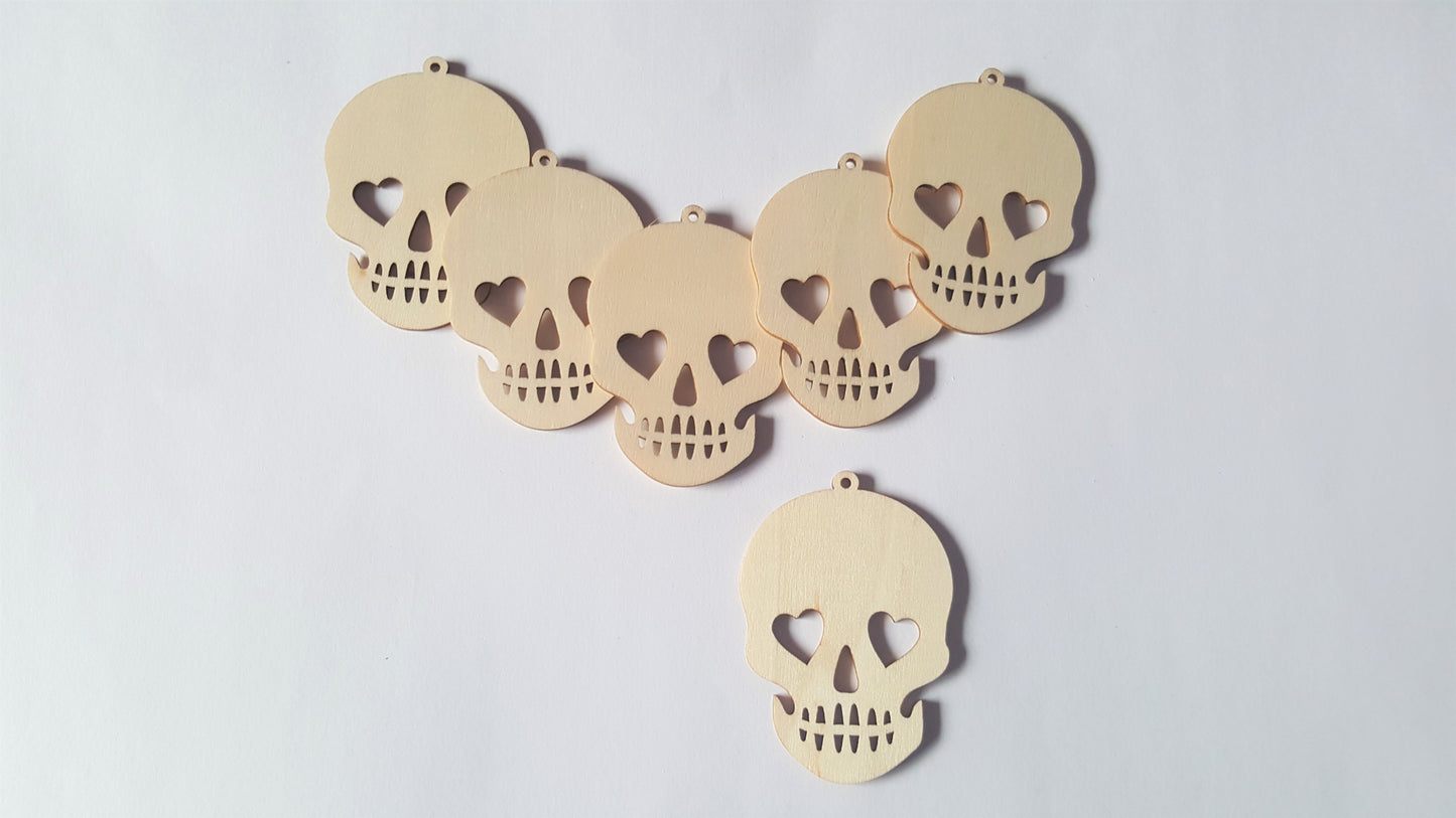 70mm wooden skull shapes