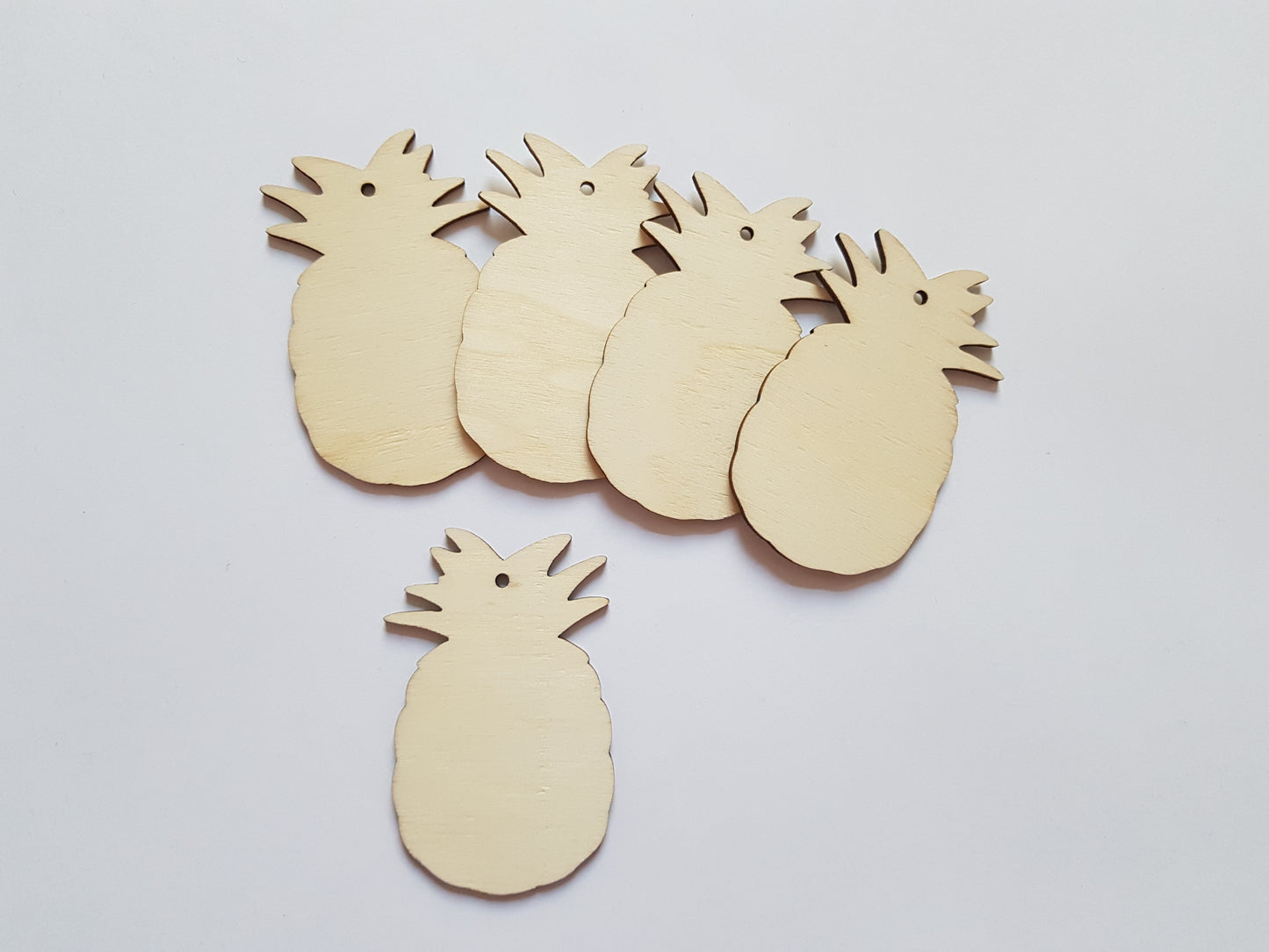 70mm wooden pineapple shapes