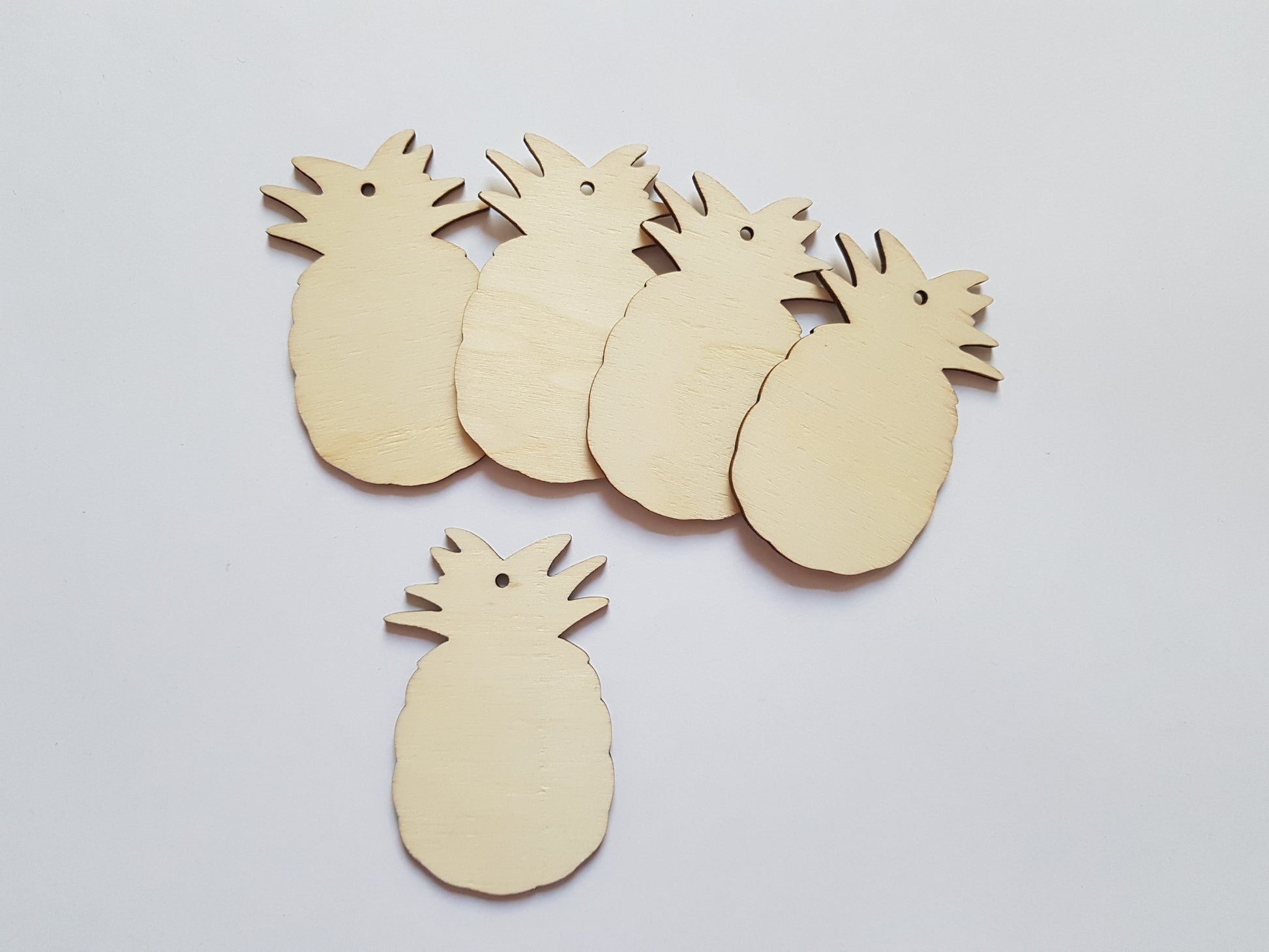 70mm wooden pineapple shapes