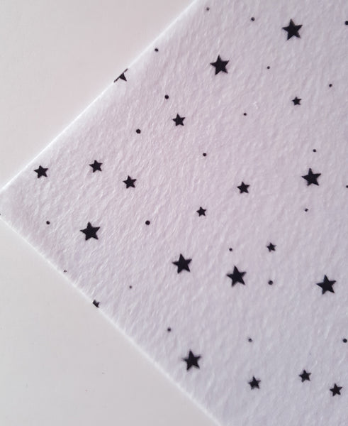 printed stars felt - white
