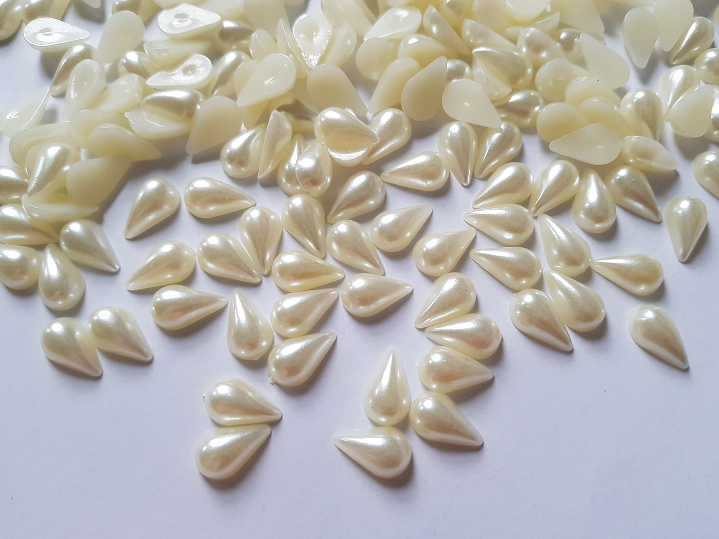 13mm acrylic pearl teardrop cabochons - ivory 