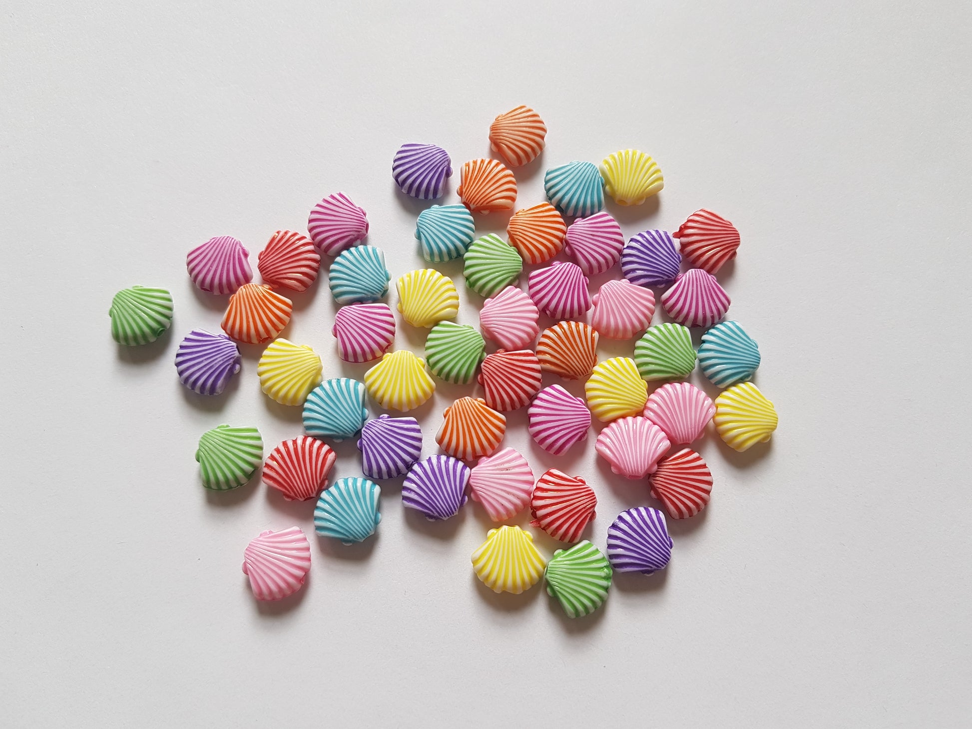 12mm acrylic seashell beads - mixed colour