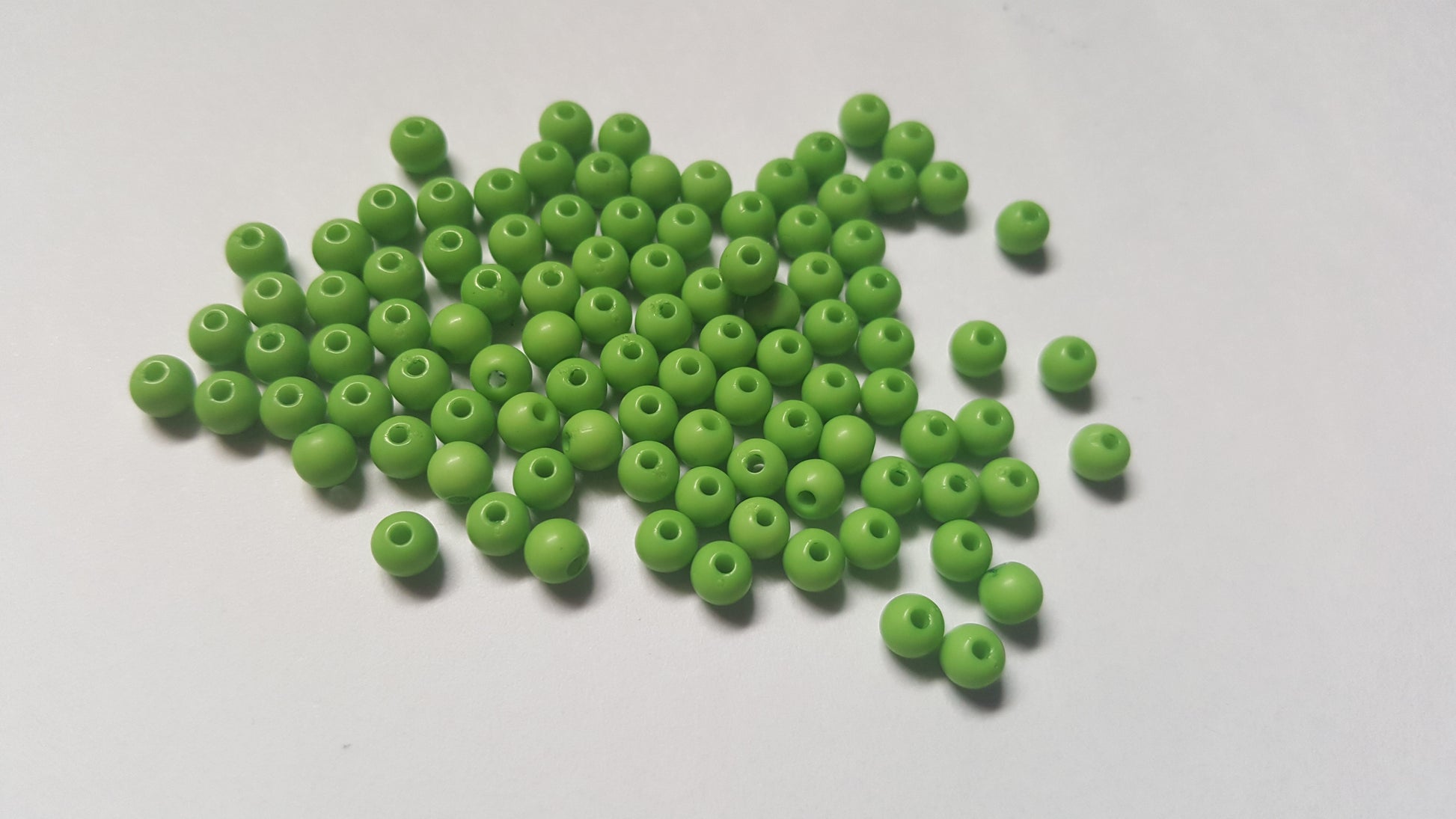 4mm acrylic round beads - green