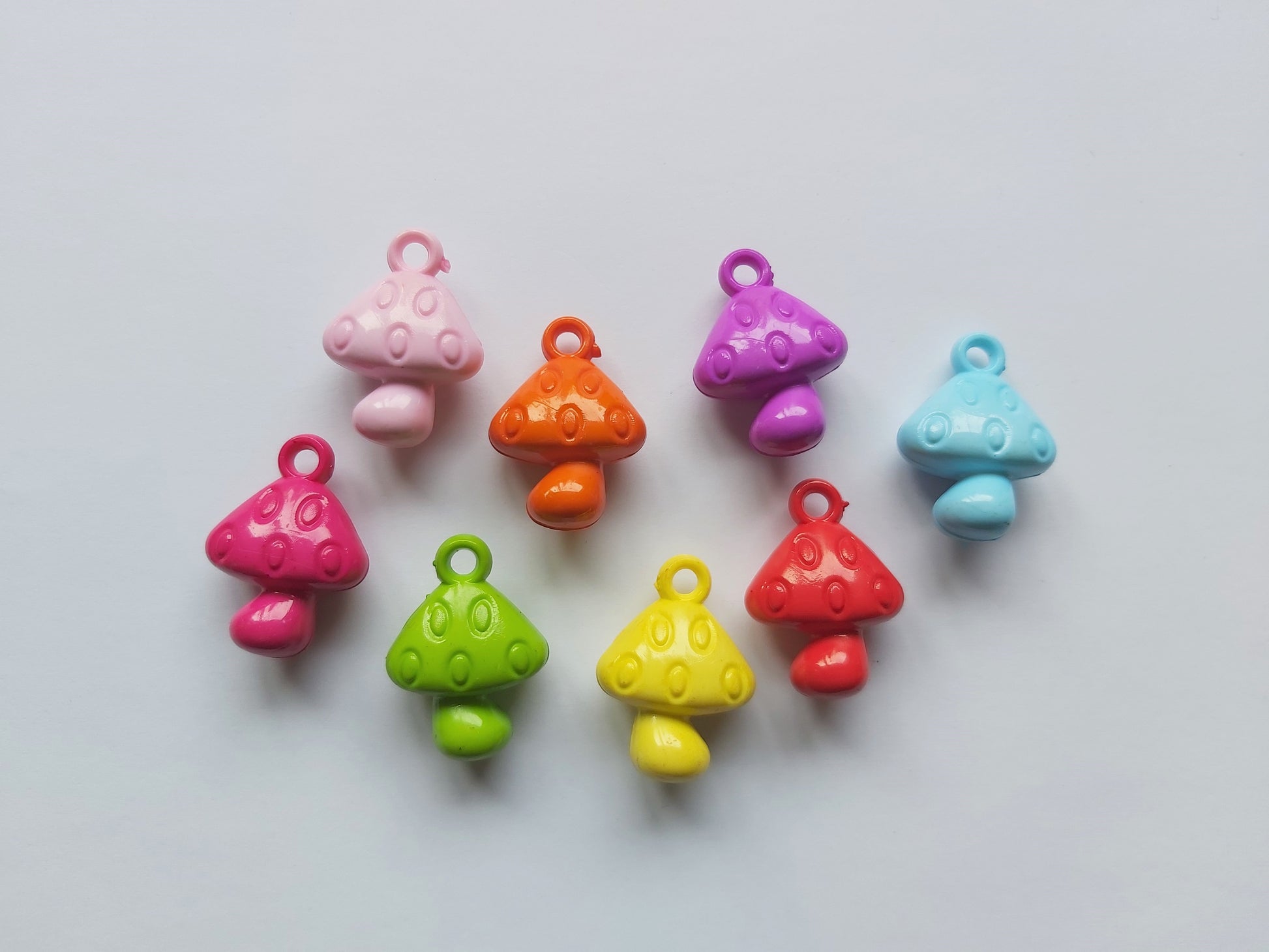 28mm acrylic toadstool pendants - mixed colour