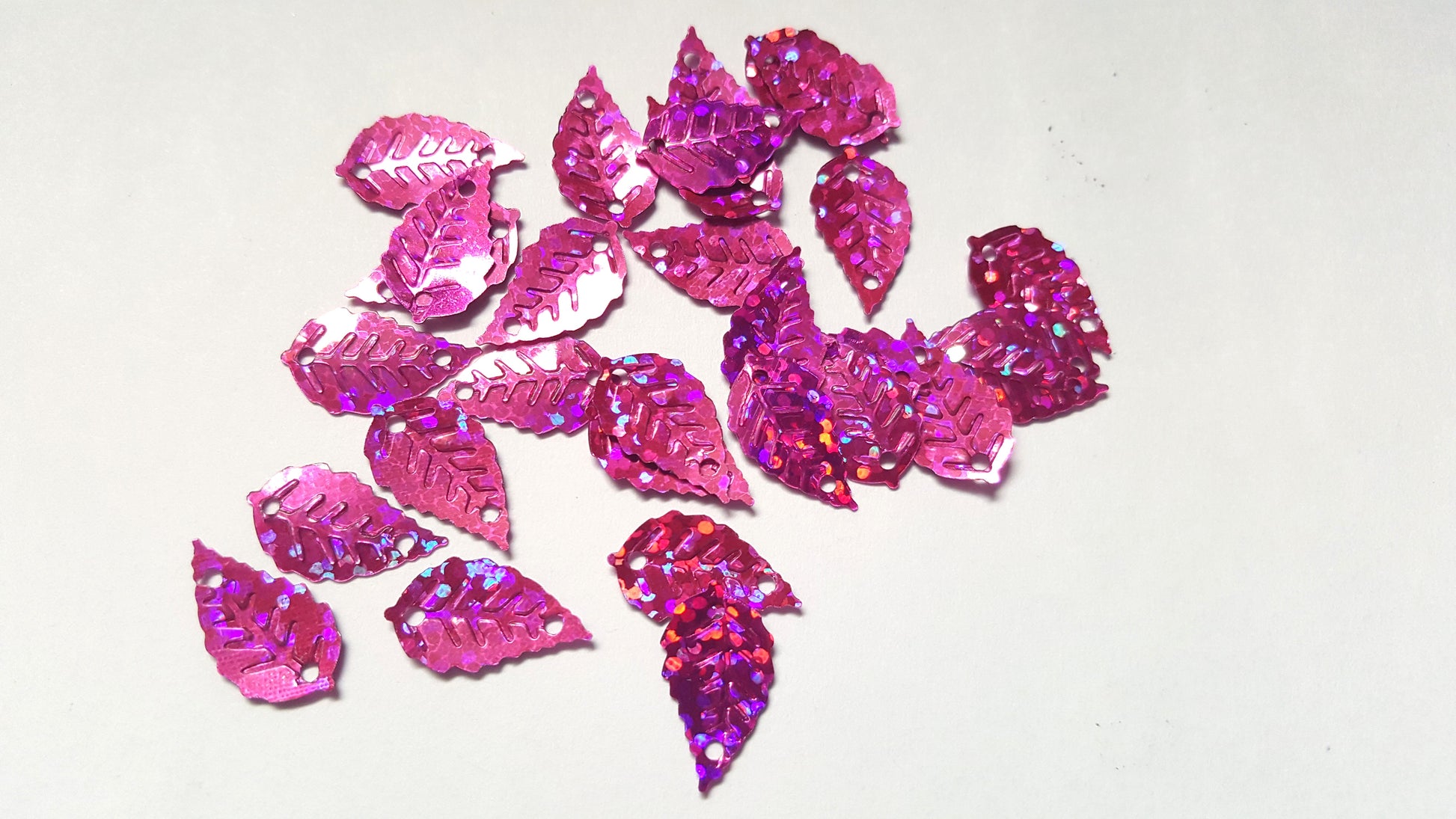 16mm holographic leaf sequins - pink