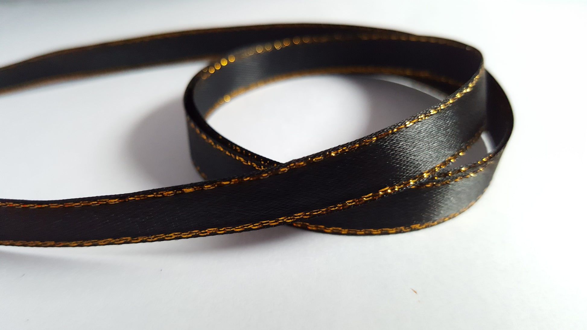 3m gold-edged satin ribbon - 10mm - black