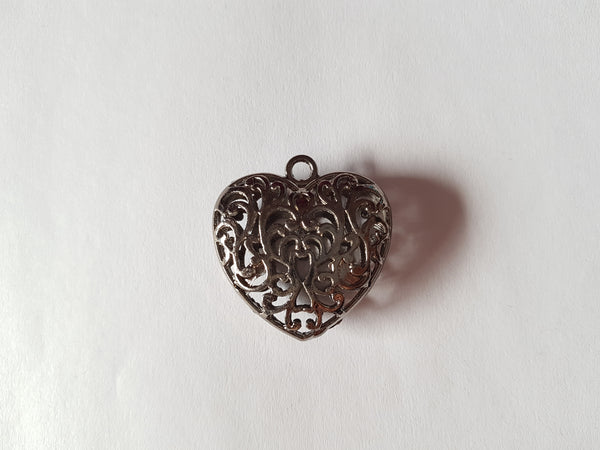 35mm filigree heart pendant - black