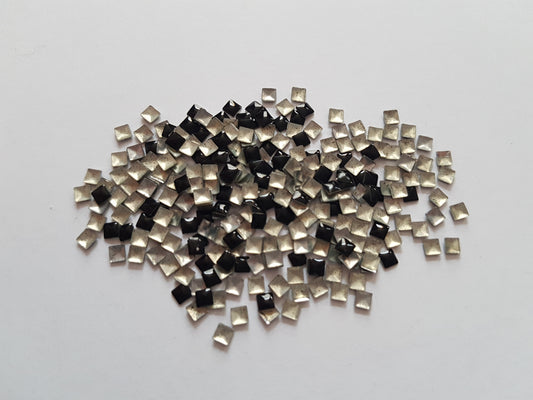 3mm square studs - black