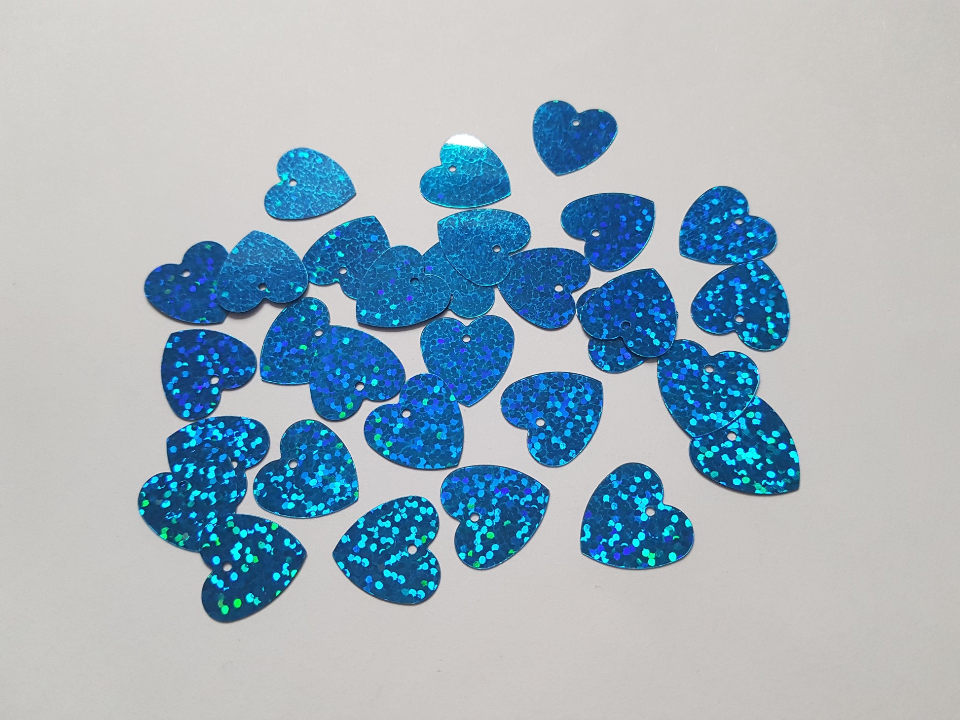 17mm holographic heart sequins - blue 