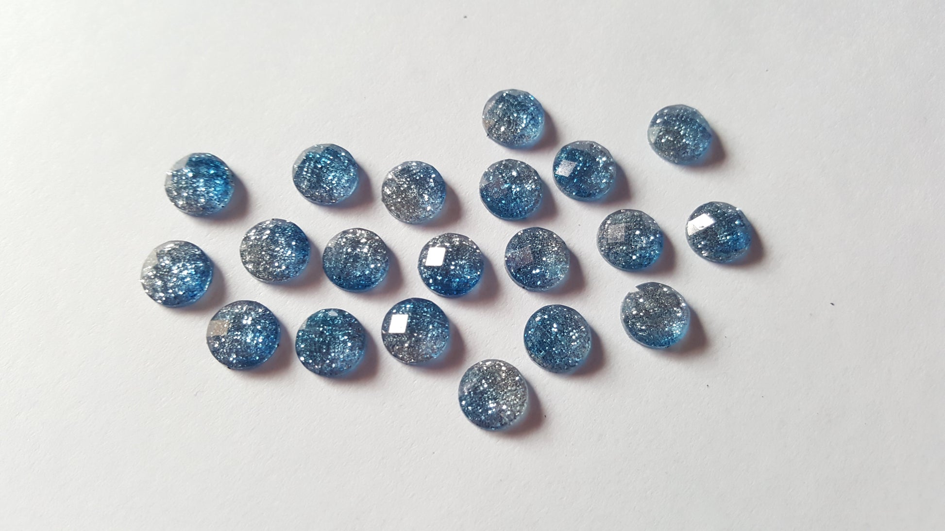 faceted glitter cabochons - blue