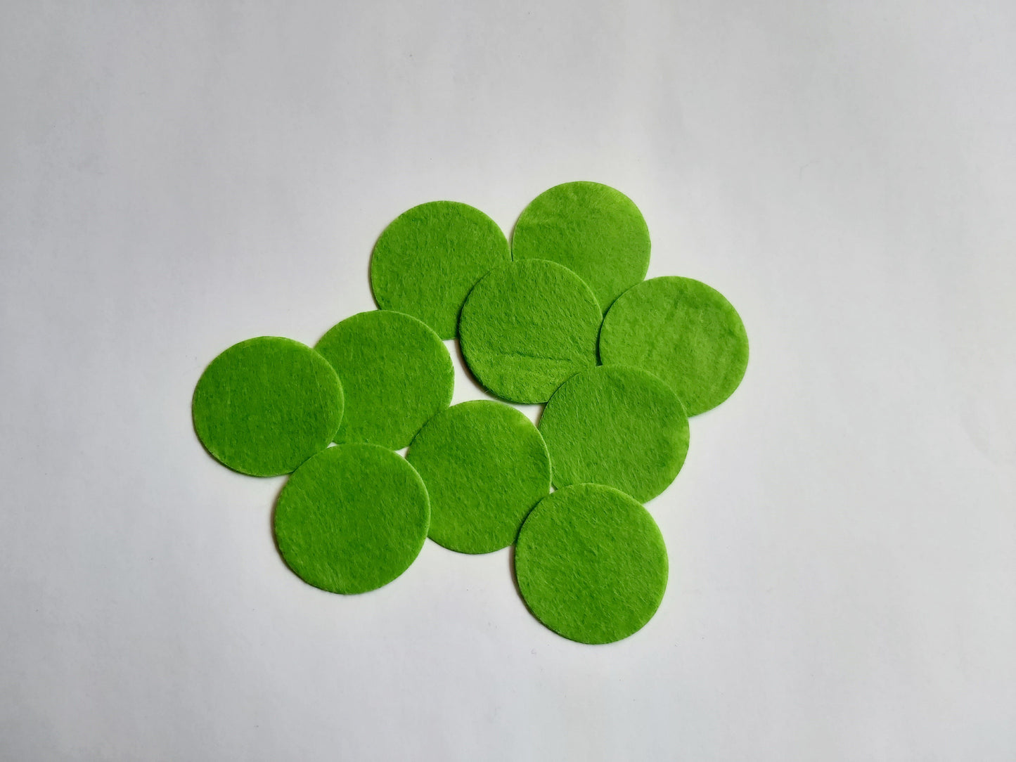 40mm felt circles - bright green